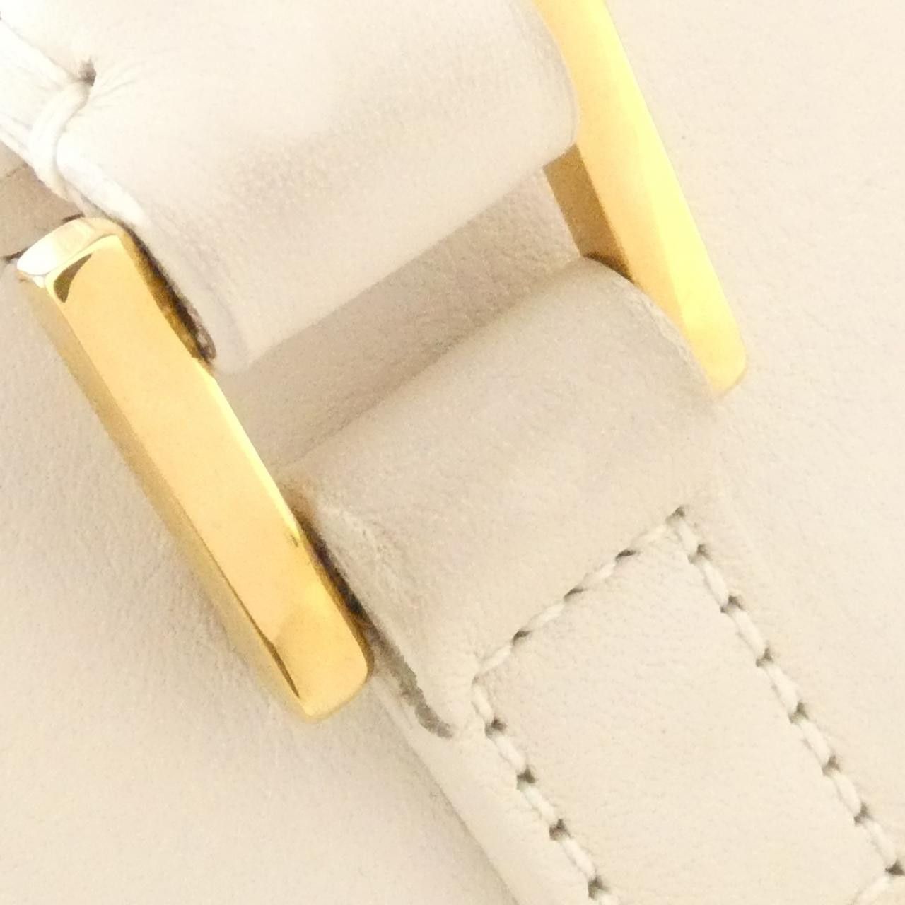 Yves Saint Laurent Yves Saint Laurent Saint Laurent Cabas Monogram Calf Handbag Leather Crossbody Bag 372087BJ50J DUTY FREE for USA Size ONE SIZE - 7 Thumbnail