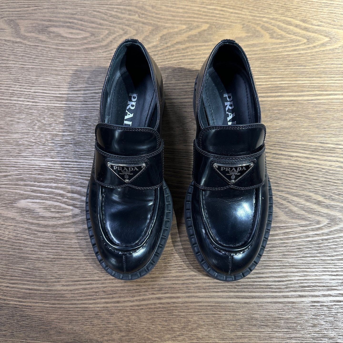 Prada Prada Logo Leather Loafers Size 34.5 Size US 4.5 / IT 34.5 - 8 Thumbnail