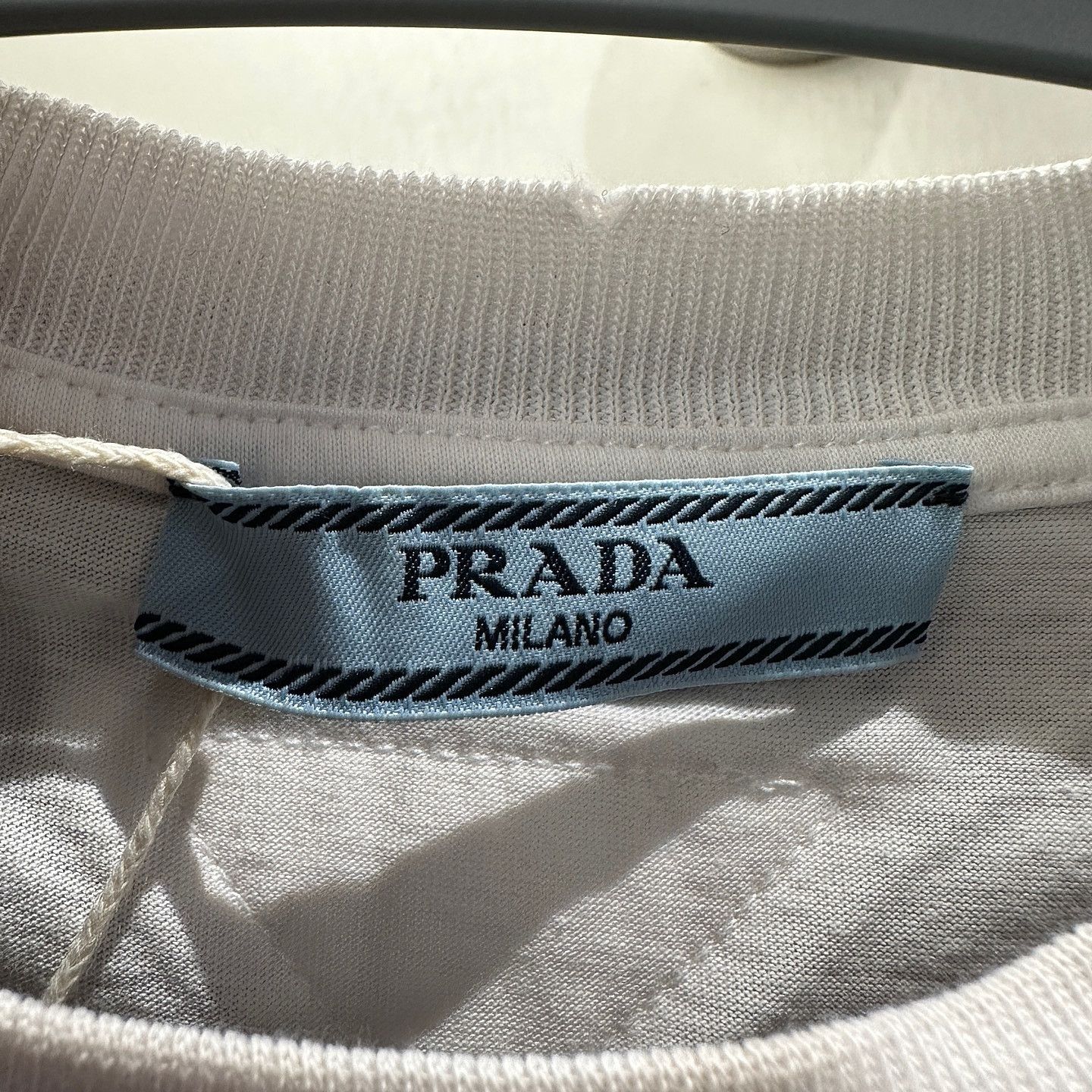 Prada Prada Burgundy Logo Patch T-Shirt Size L Size L / US 10 / IT 46 - 3 Thumbnail