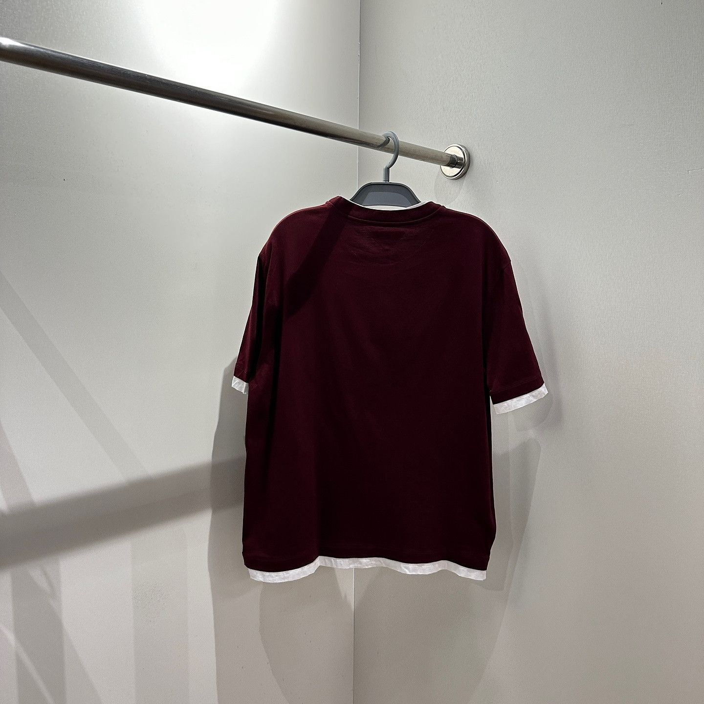 Prada Prada Burgundy Logo Patch T-Shirt Size L Size L / US 10 / IT 46 - 2 Thumbnail