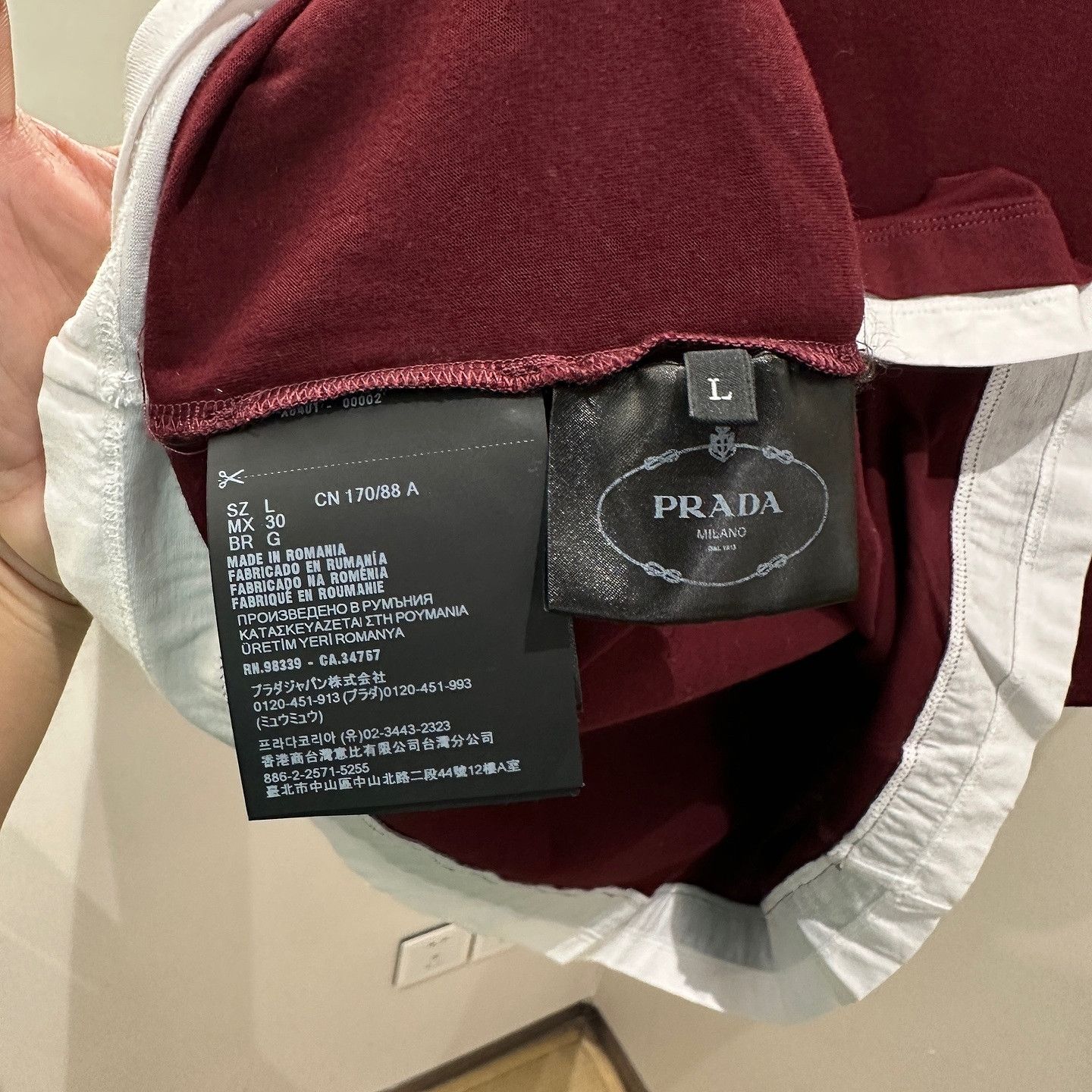 Prada Prada Burgundy Logo Patch T-Shirt Size L Size L / US 10 / IT 46 - 4 Thumbnail