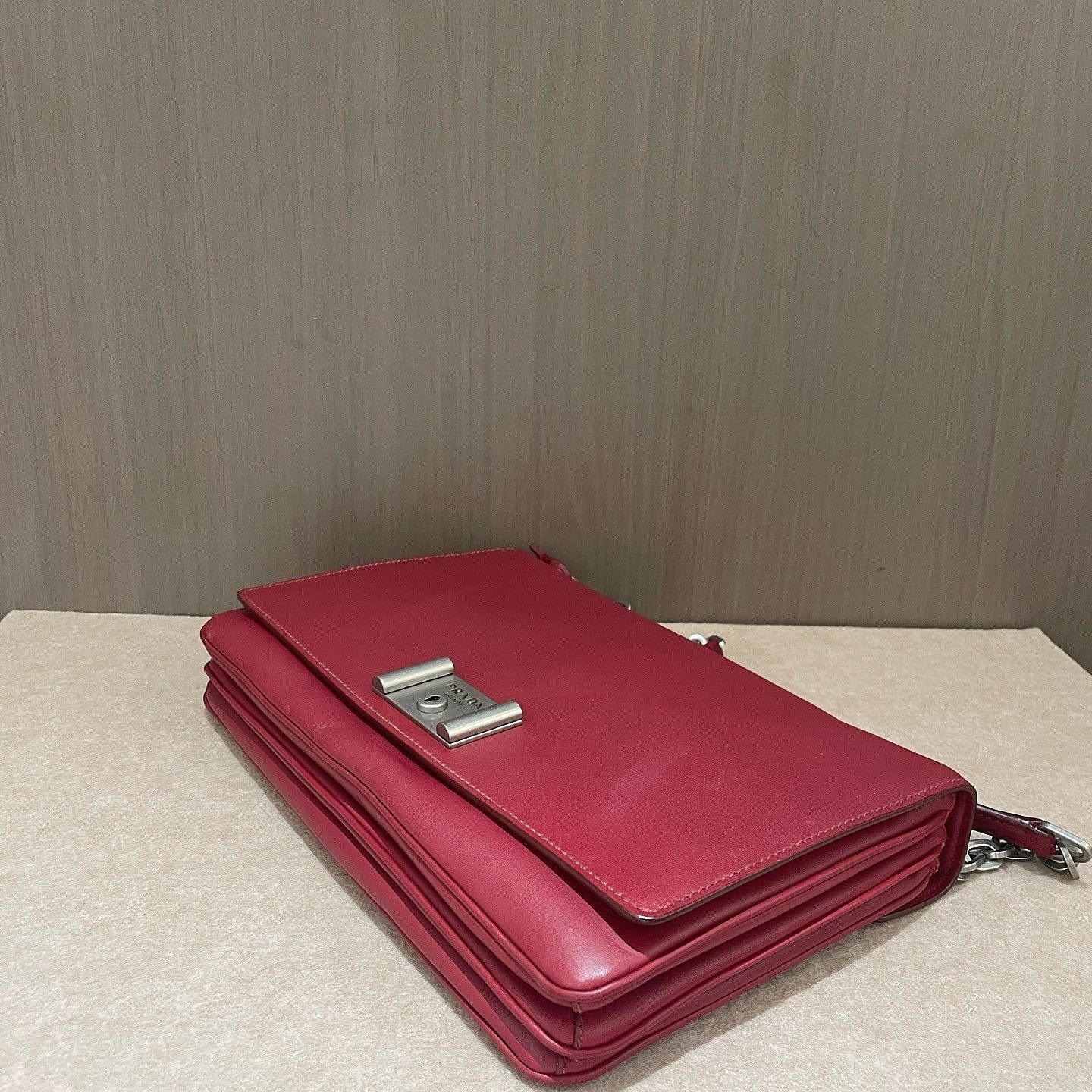 Prada Prada Red Leather Chain Shoulder Bag Size ONE SIZE - 8 Thumbnail