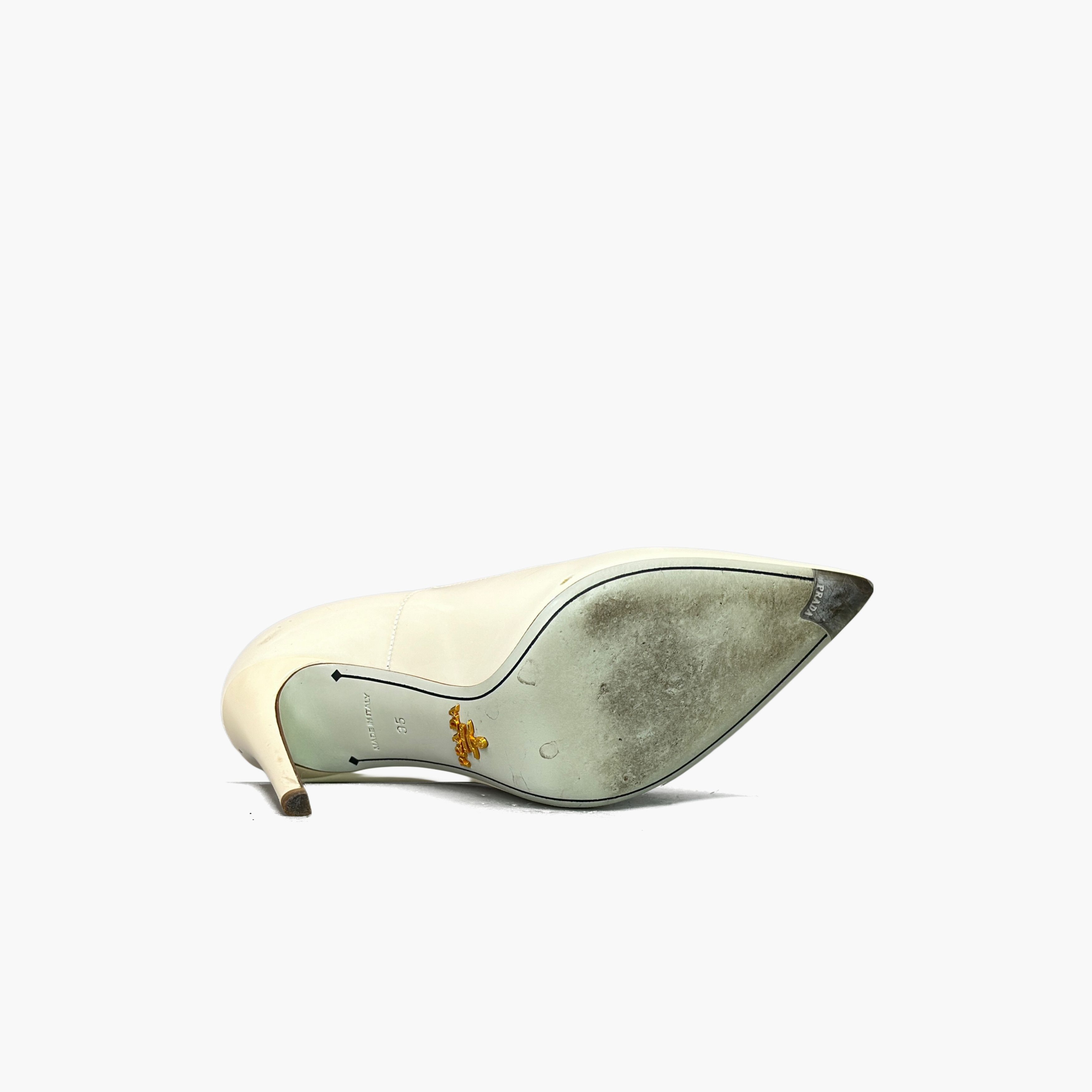 Prada Prada Patent Leather Pointy Toe Pumps Size 35 Size US 5 / IT 35 - 7 Thumbnail