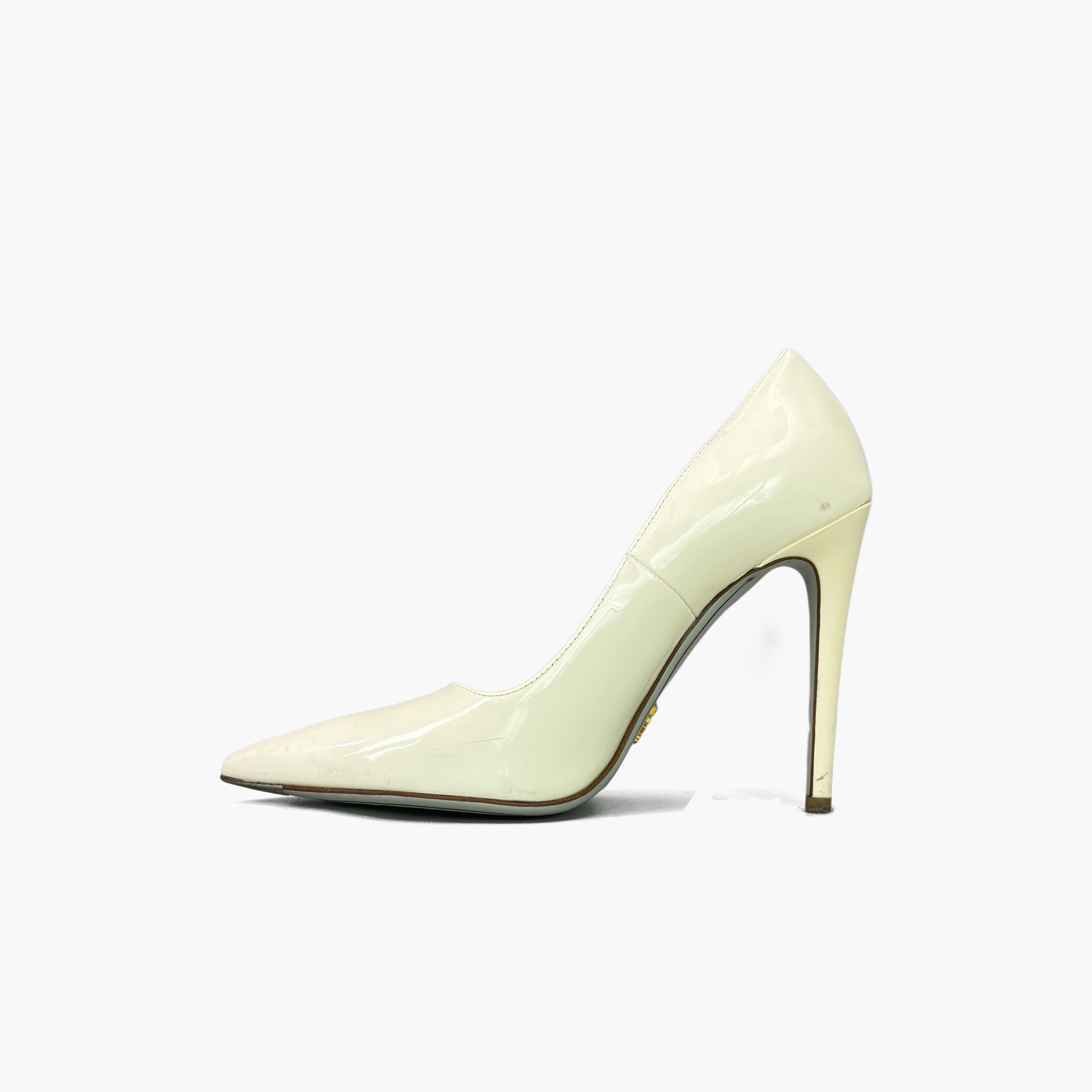 Prada Prada Patent Leather Pointy Toe Pumps Size 35 Size US 5 / IT 35 - 3 Thumbnail