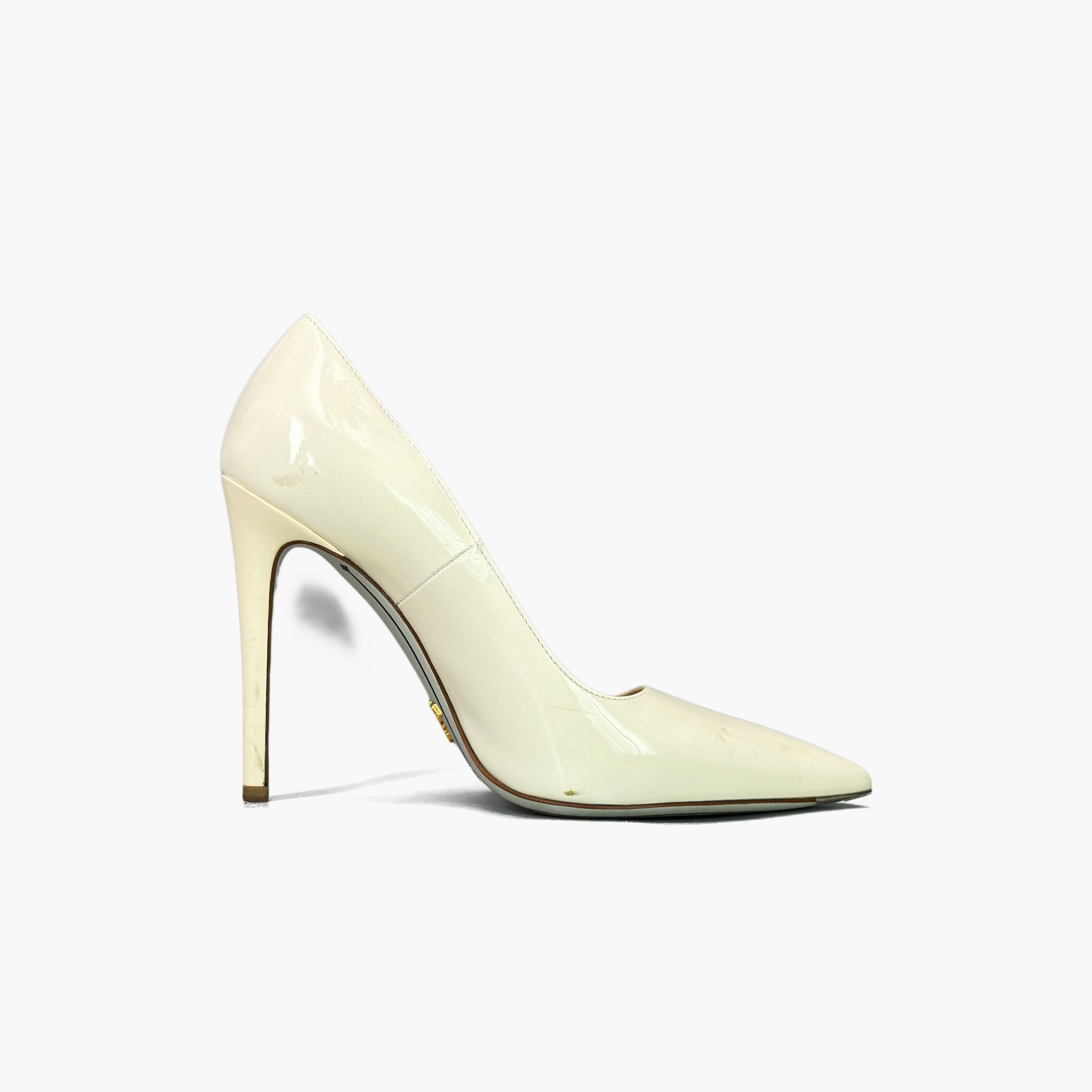Prada Prada Patent Leather Pointy Toe Pumps Size 35 Size US 5 / IT 35 - 2 Thumbnail