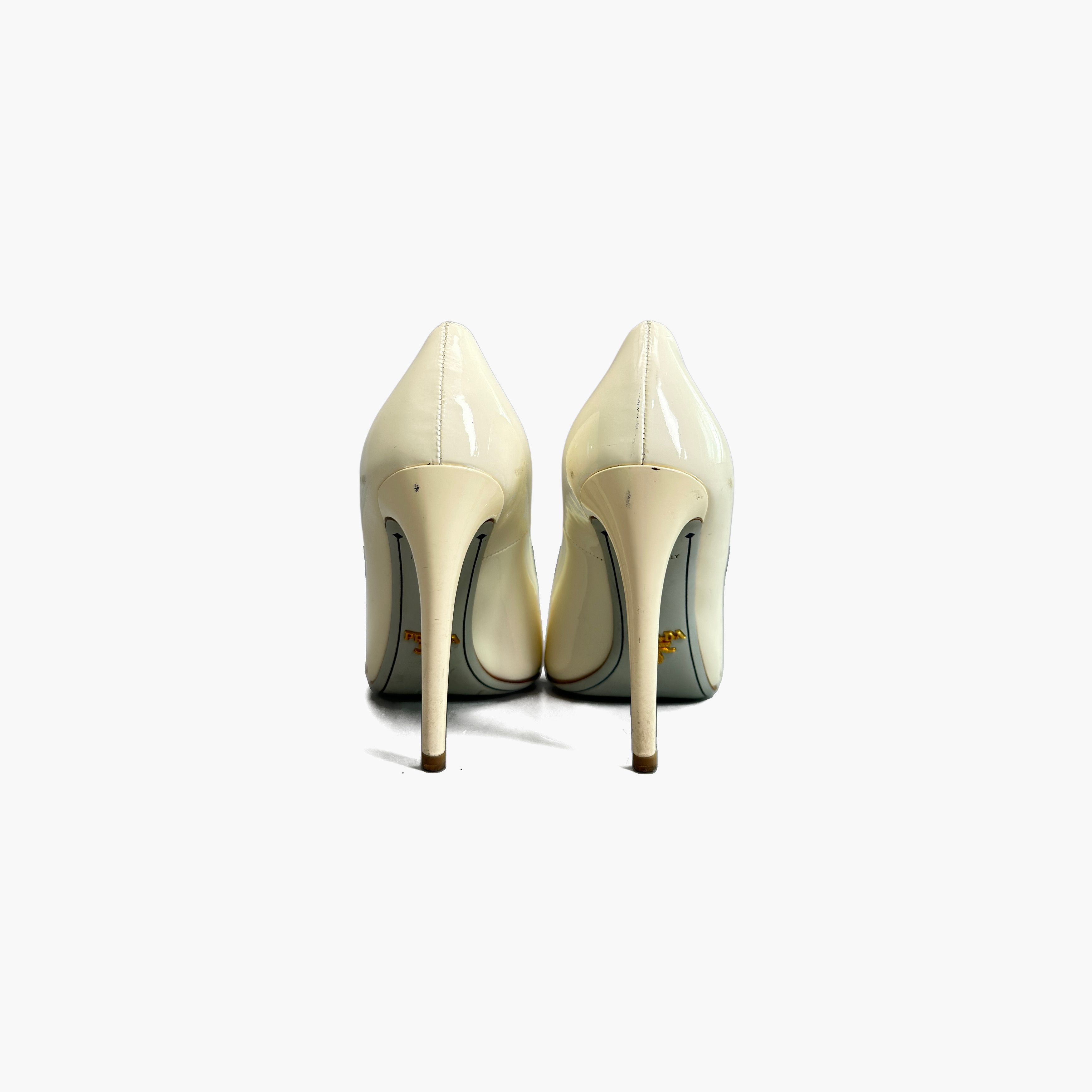 Prada Prada Patent Leather Pointy Toe Pumps Size 35 Size US 5 / IT 35 - 6 Thumbnail