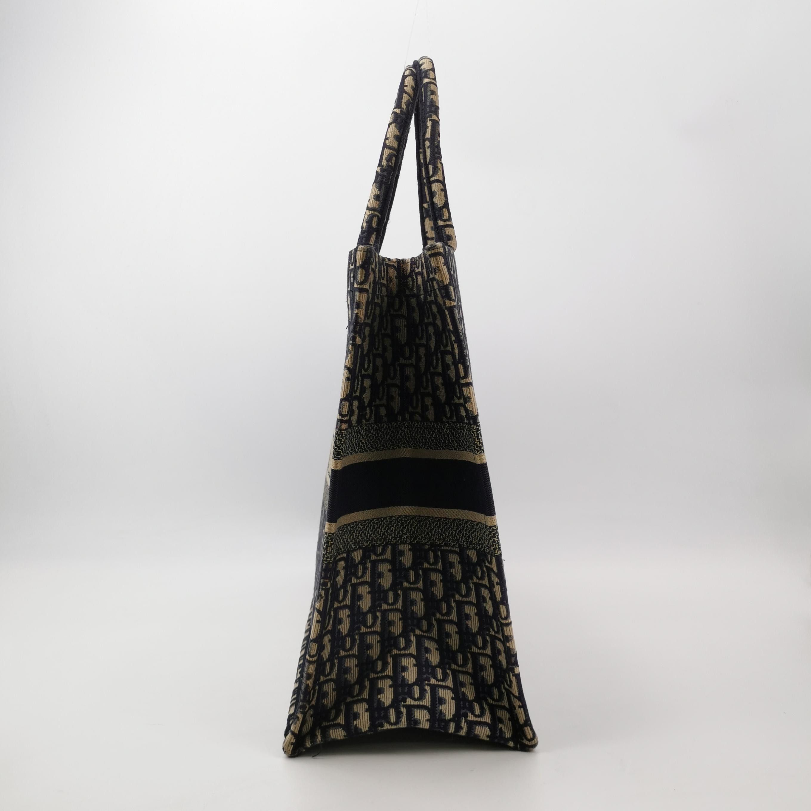 Dior Dior Women os Tote Bags Size ONE SIZE - 3 Thumbnail