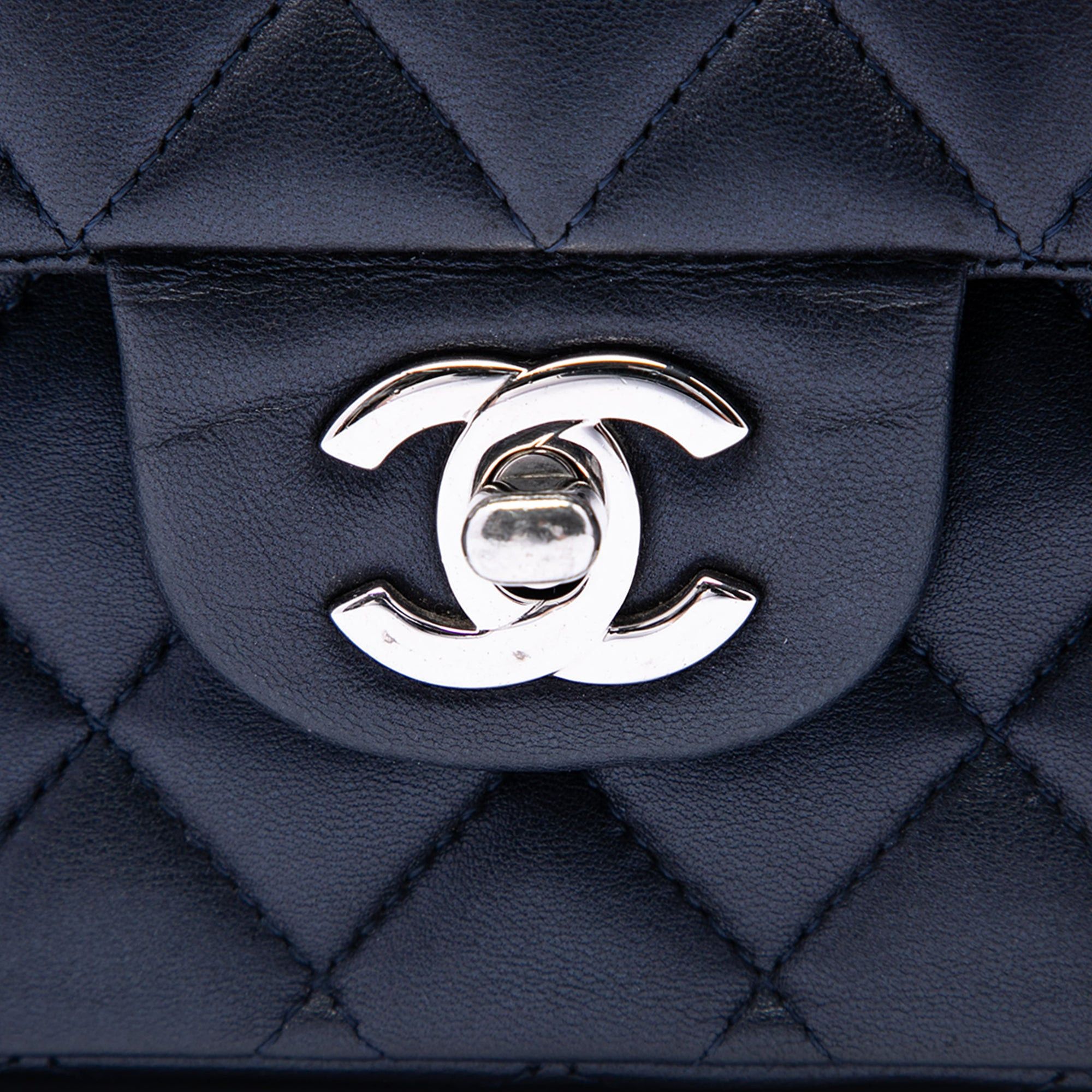 Chanel Medium Classic Lambskin Double Flap Size ONE SIZE - 5 Thumbnail
