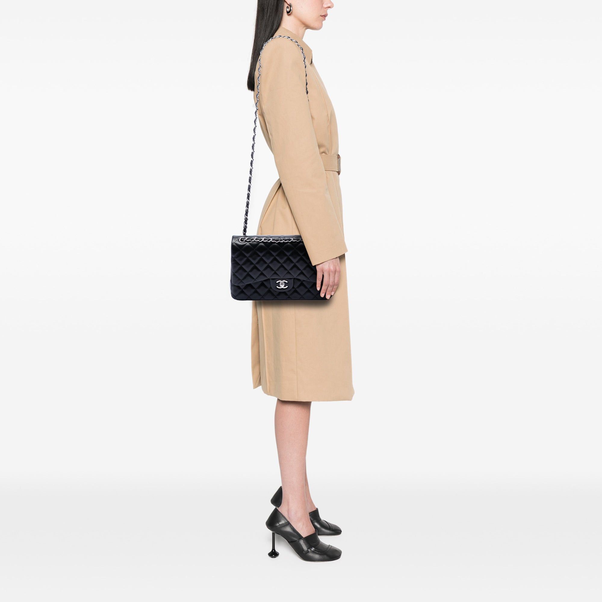 Chanel Jumbo Classic Lambskin Double Flap Size ONE SIZE - 6 Thumbnail
