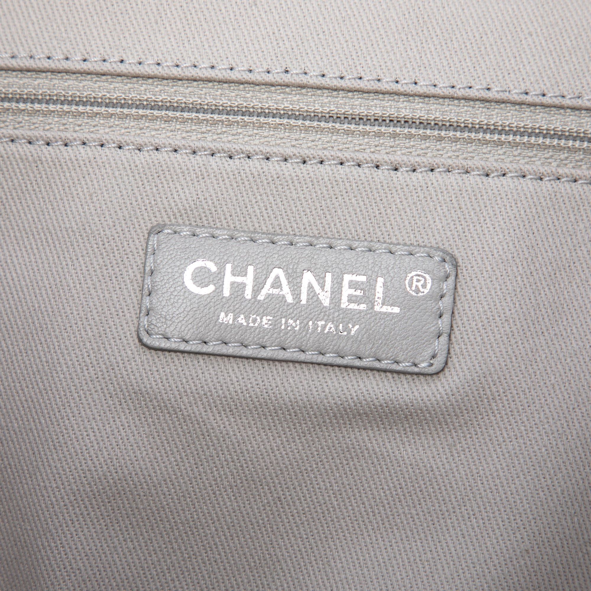 Chanel CC Perforated Leather Tote Size ONE SIZE - 5 Thumbnail