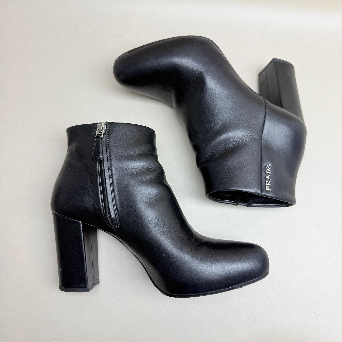 Prada Prada Logo Leather Ankle Boots Size 37.5 Size US 7.5 / IT 37.5 - 7 Thumbnail