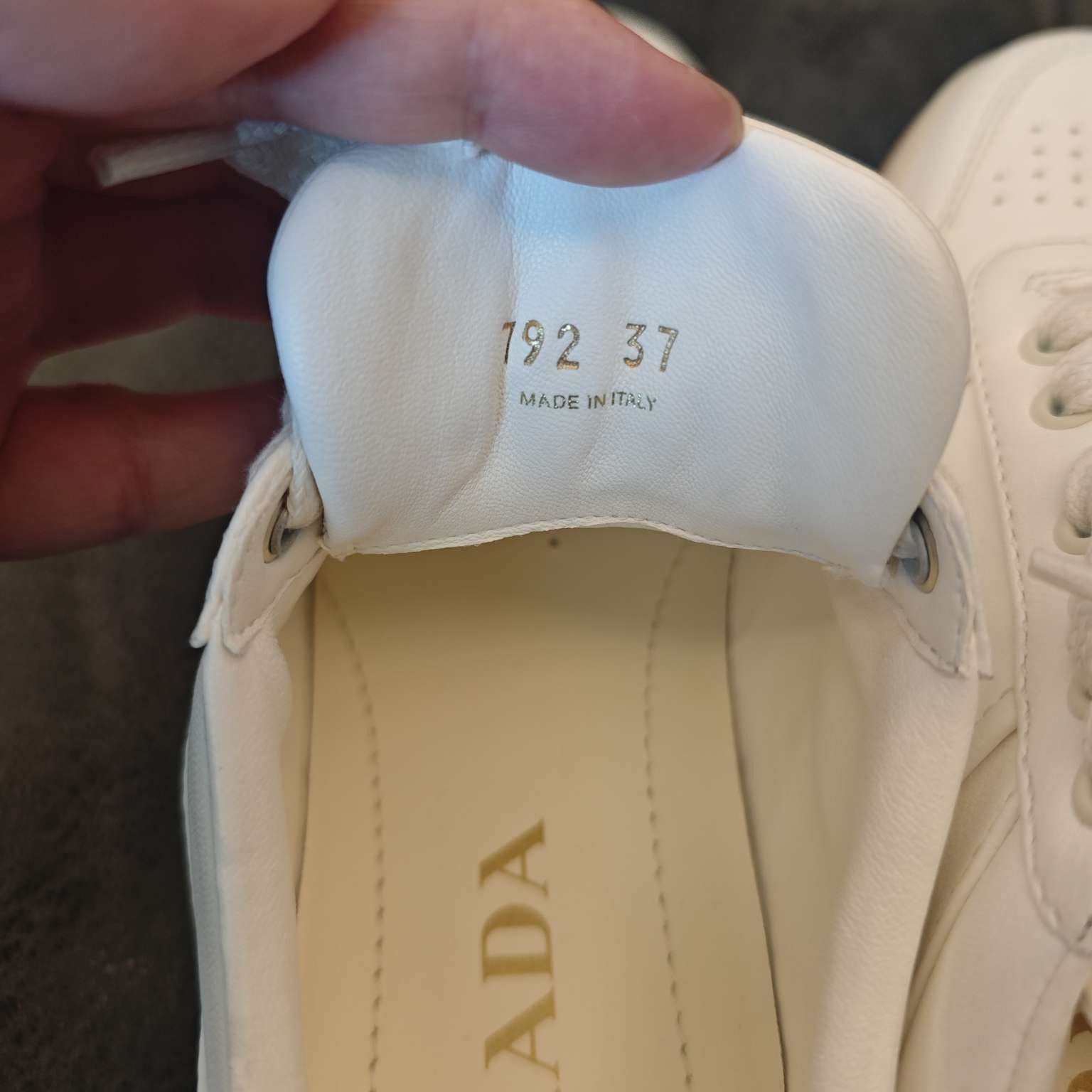 Prada Prada White Leather Triangle Logo Low-Top Sneakers 37 Size US 7 / IT 37 - 5 Thumbnail
