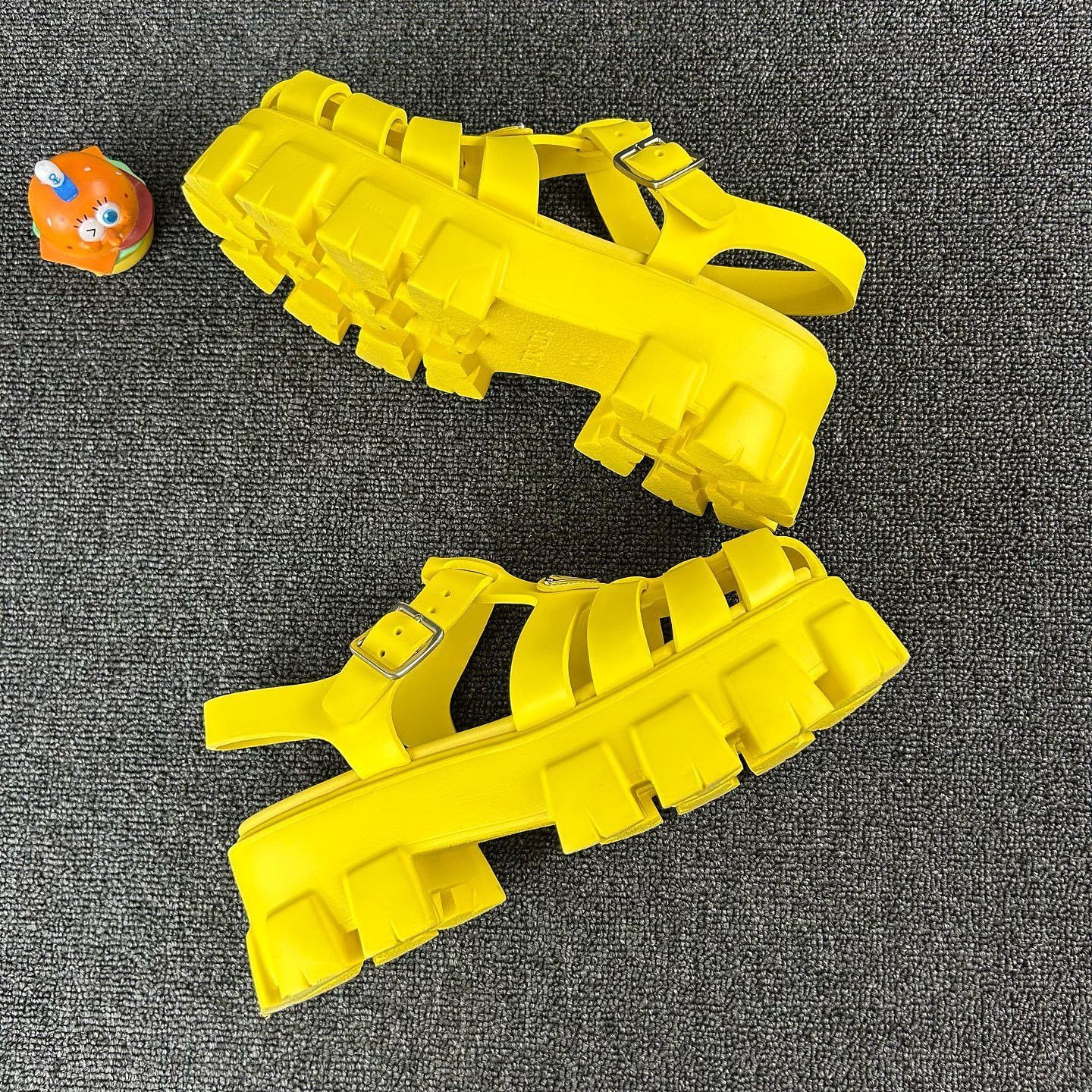 Prada Prada Rubber Buckle Sandals Size 39 Size US 9 / IT 39 - 7 Thumbnail