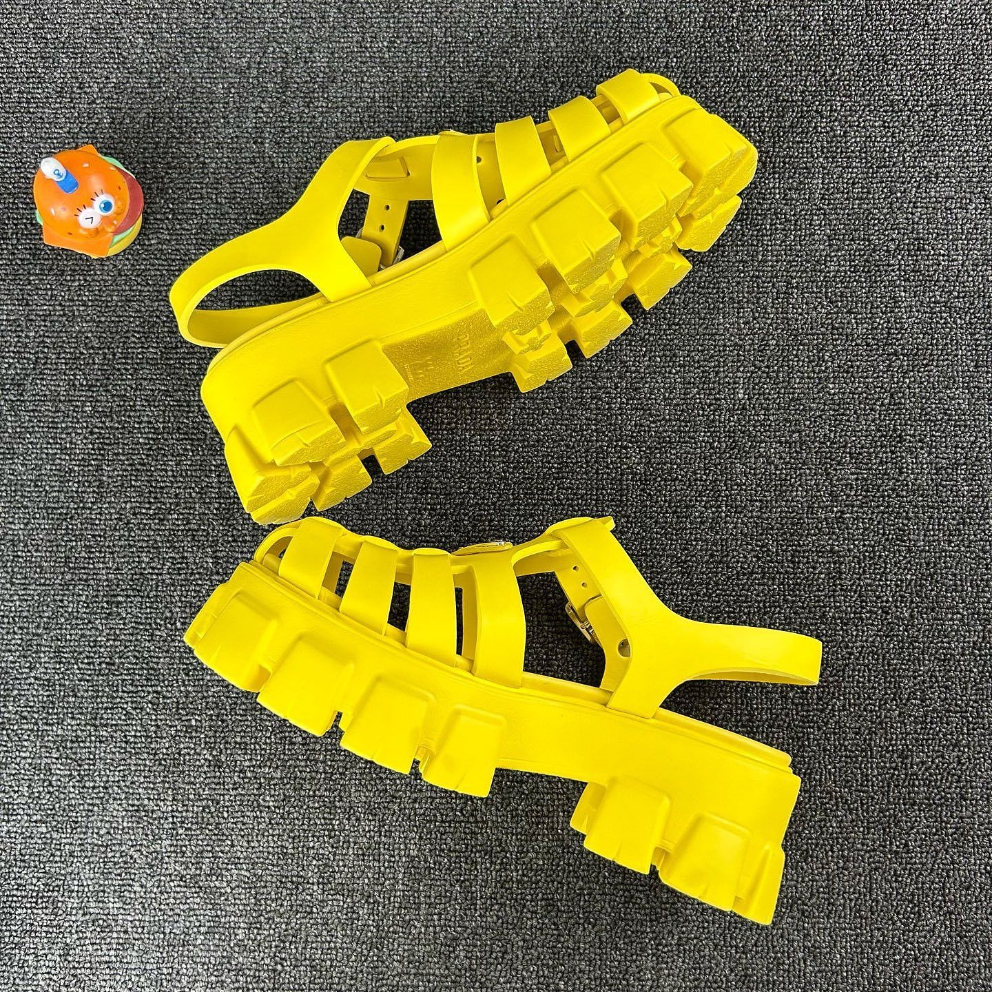 Prada Prada Rubber Buckle Sandals Size 39 Size US 9 / IT 39 - 6 Thumbnail
