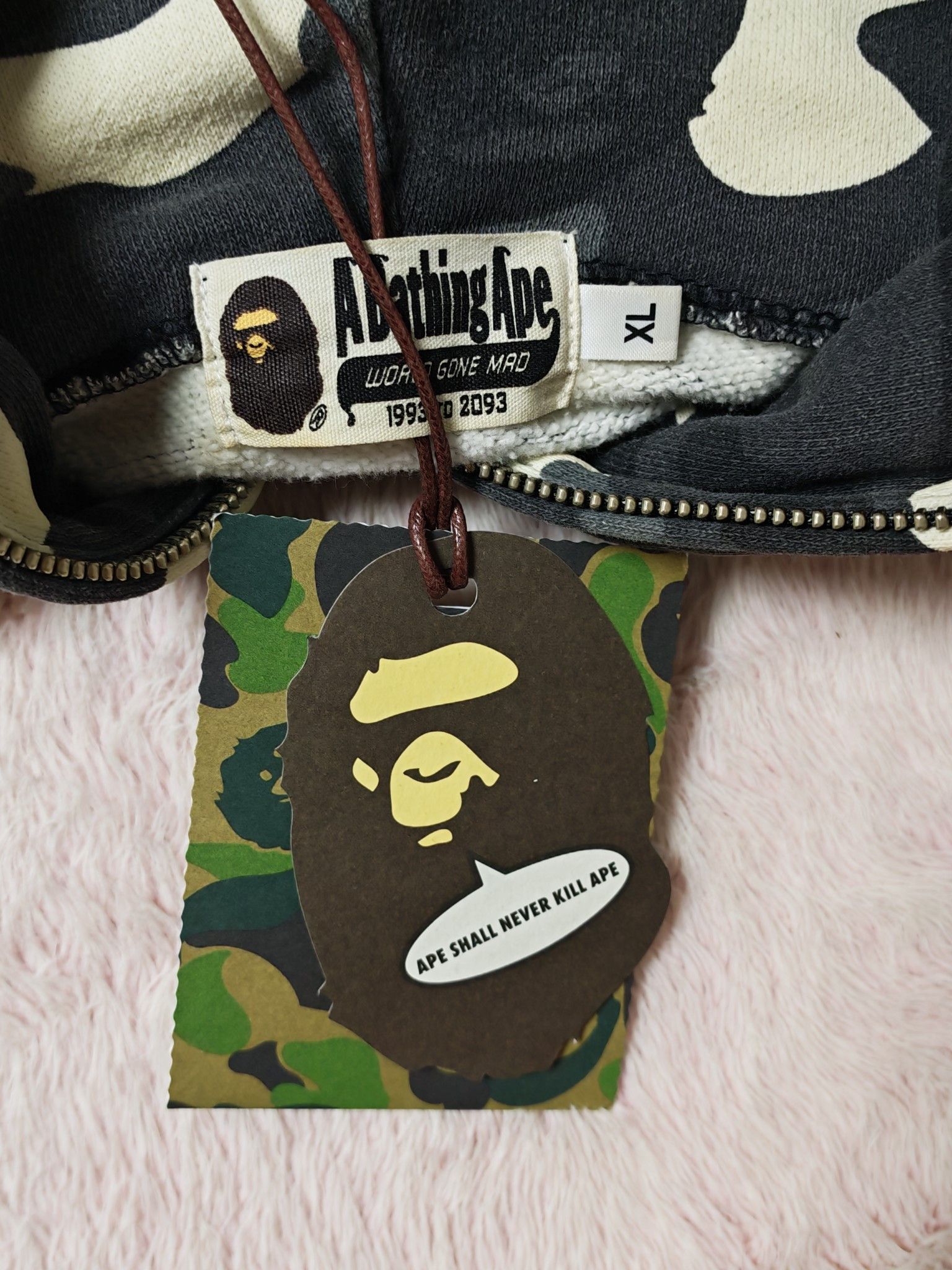 Bape A BATHING APE Camo Shark Hoodie Size XL Size US XL / EU 56 / 4 - 3 Thumbnail