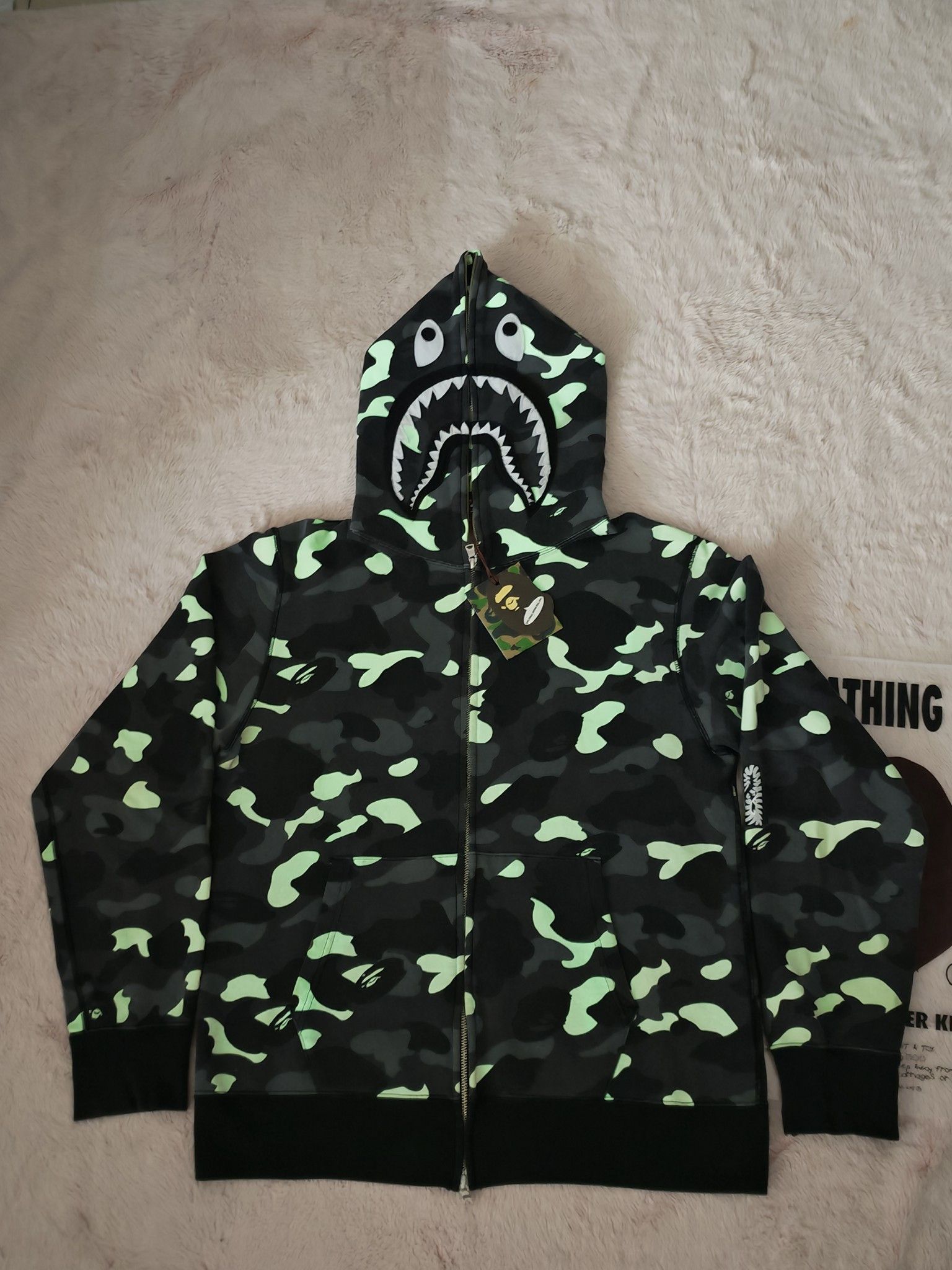 Bape A BATHING APE Camo Shark Hoodie Size XL Size US XL / EU 56 / 4 - 5 Thumbnail