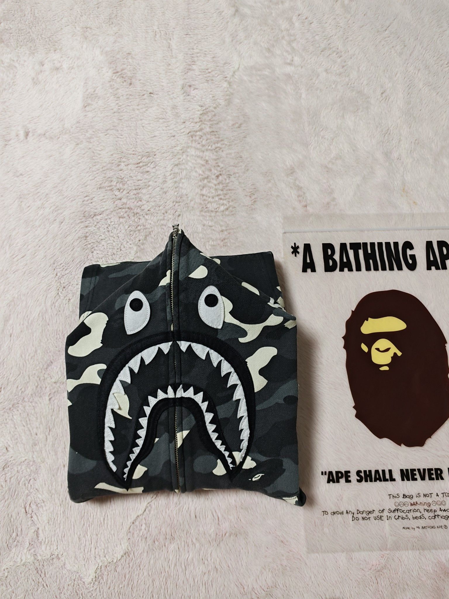 Bape A BATHING APE Camo Shark Hoodie Size XL Size US XL / EU 56 / 4 - 7 Thumbnail
