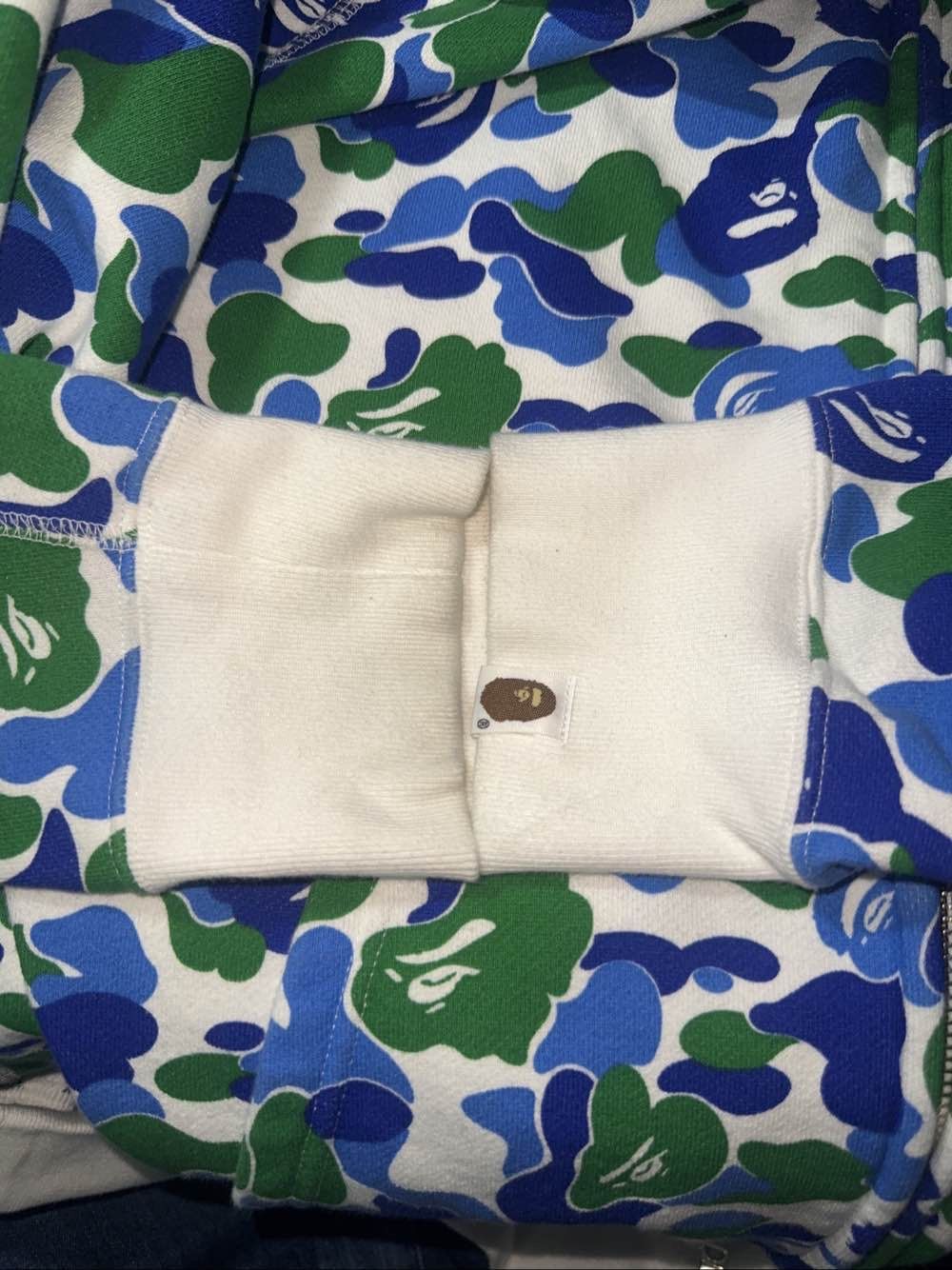 Bape A Bathing Ape Camo Shark Hoodie Size L Size US L / EU 52-54 / 3 - 6 Thumbnail