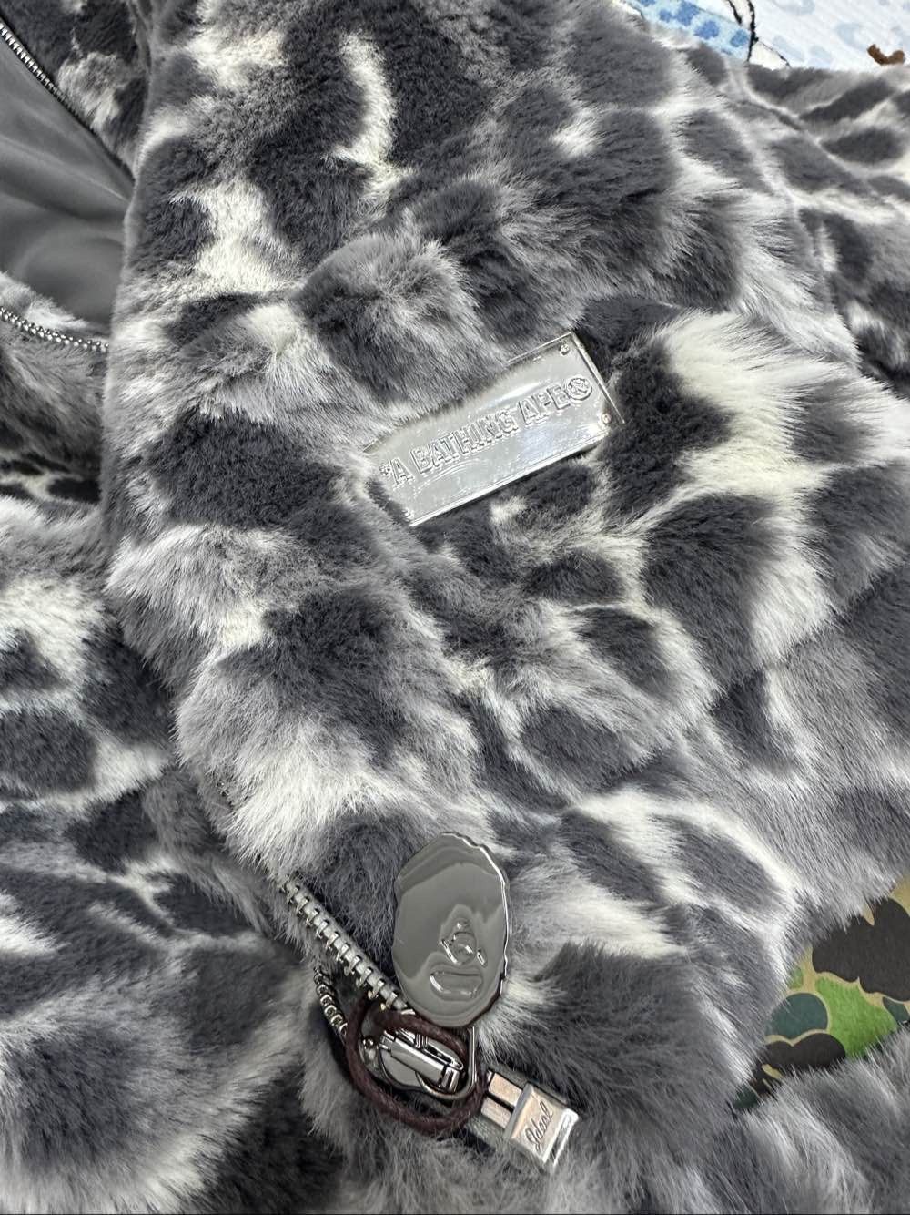 Bape A Bathing Ape Leopard Faux Fur Shark Hoodie Size L Size US L / EU 52-54 / 3 - 6 Thumbnail