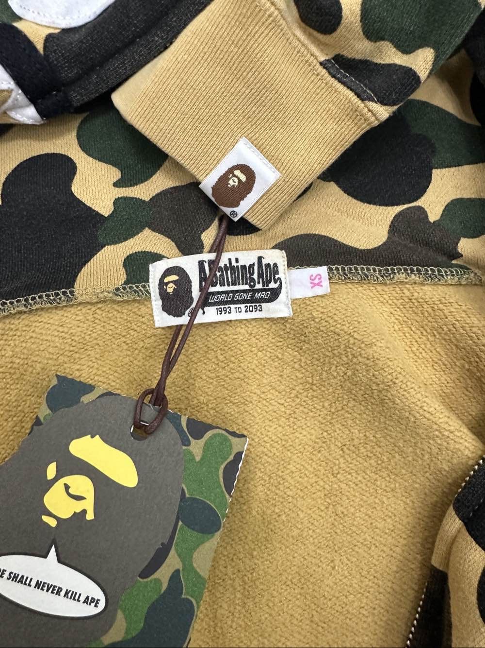 Bape A Bathing Ape Camo Shark Hoodie Size XS Size US XS / EU 42 / 0 - 3 Thumbnail