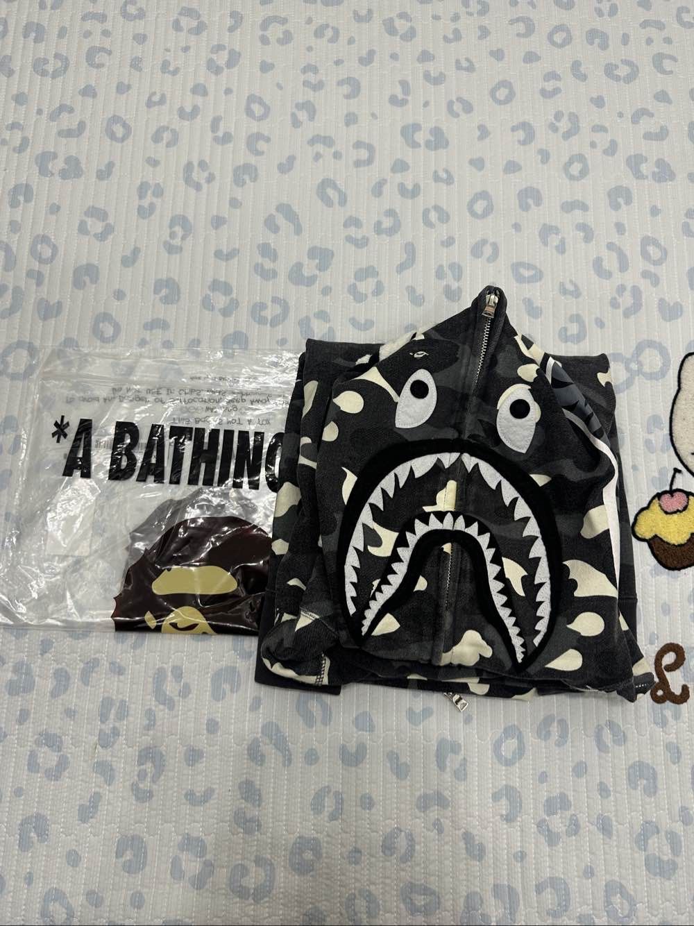Bape A BATHING APE City Camo Shark Hoodie Size L Size US L / EU 52-54 / 3 - 7 Thumbnail