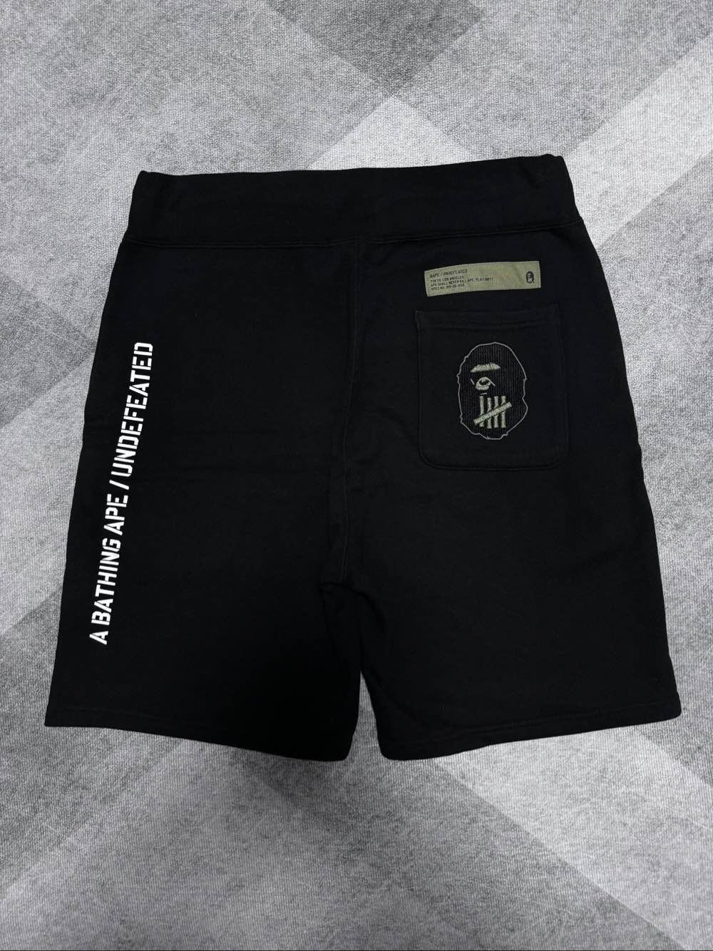 Bape A BATHING APE x UNDEFEATED Shark Shorts Size L Size US 34 / EU 50 - 2 Thumbnail