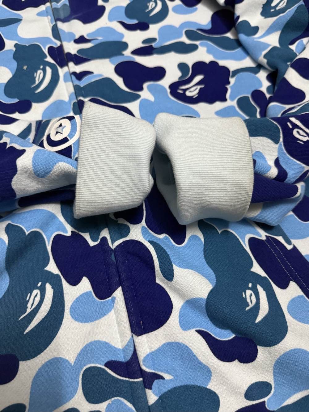 Bape A Bathing Ape Rhinestone Shark Hoodie Blue Camo Size XL Size US XL / EU 56 / 4 - 10 Thumbnail