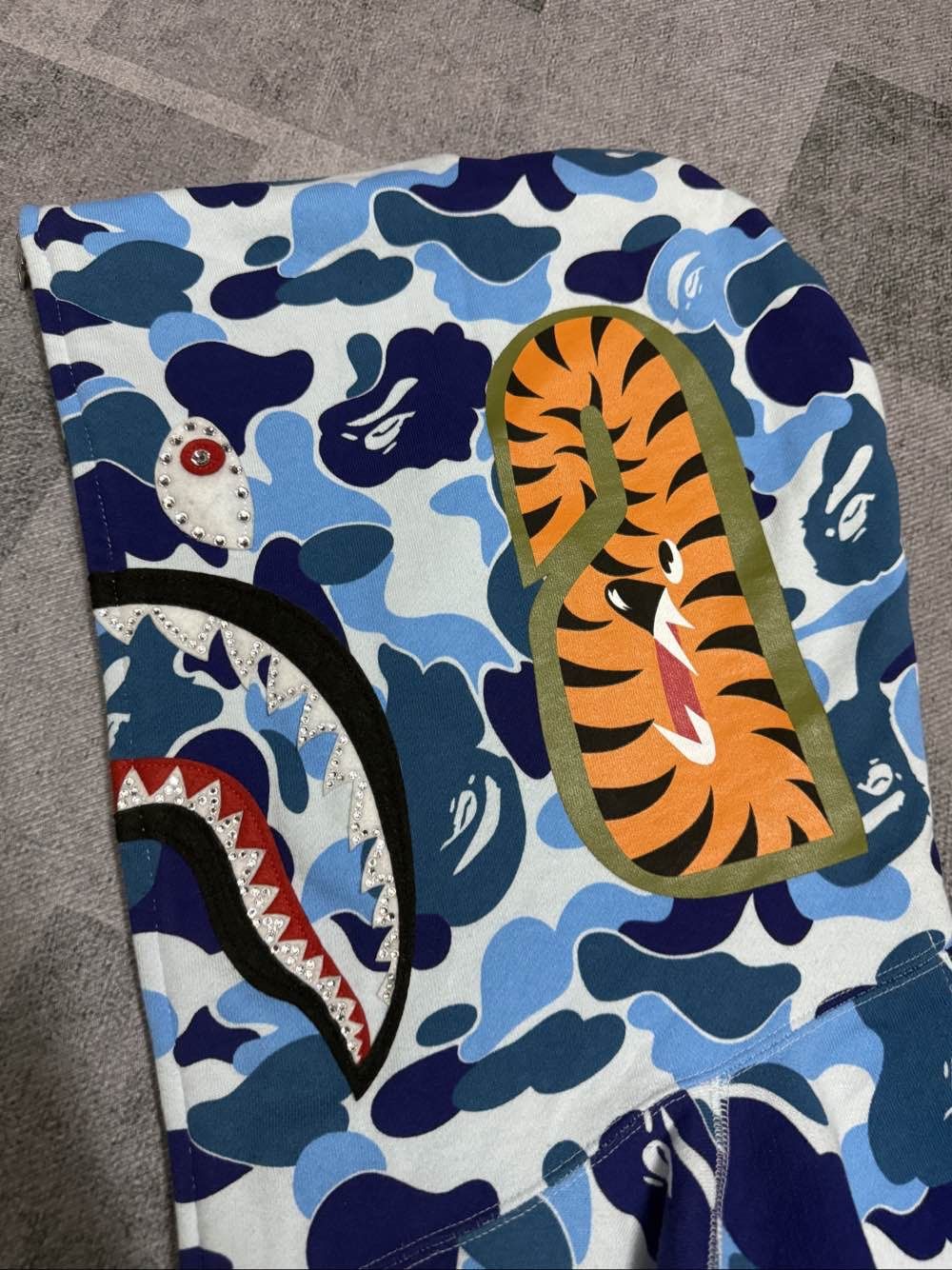 Bape A Bathing Ape Rhinestone Shark Hoodie Blue Camo Size XL Size US XL / EU 56 / 4 - 8 Thumbnail