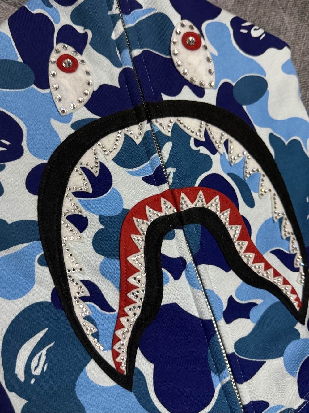 Bape A Bathing Ape Rhinestone Shark Hoodie Blue Camo Size XL Size US XL / EU 56 / 4 - 7 Thumbnail