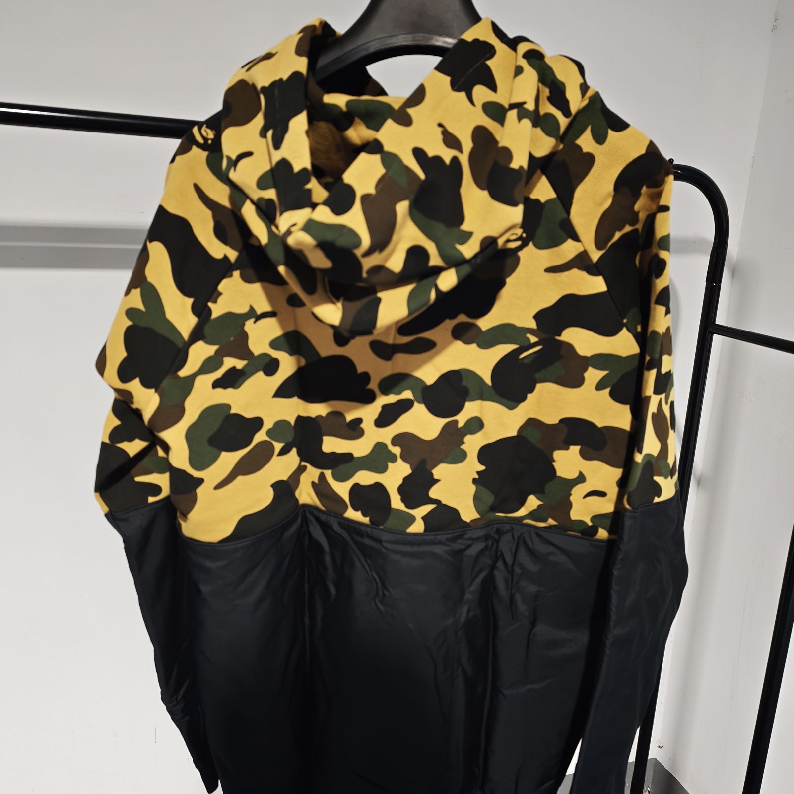 Bape A Bathing Ape Camo Logo Pullover Hoodie Size XL Size US XL / EU 56 / 4 - 2 Thumbnail