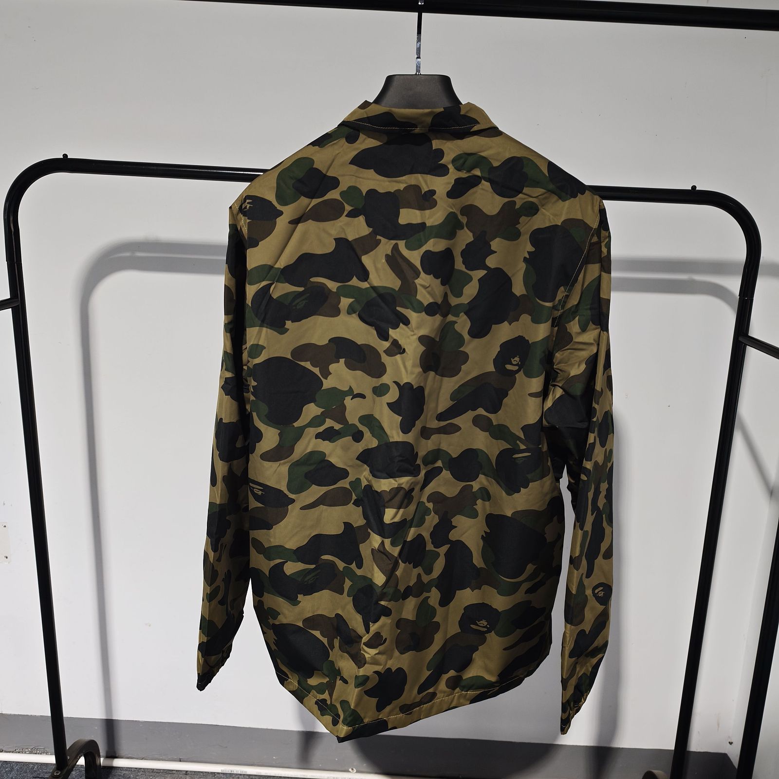 Bape A Bathing Ape Camo Logo Coach Jacket Size XL Size US XL / EU 56 / 4 - 2 Thumbnail