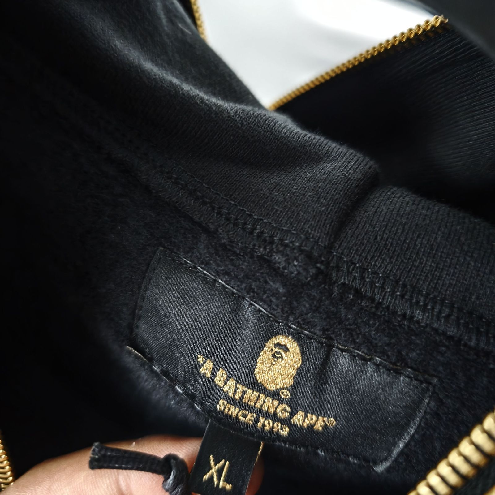 Bape A BATHING APE Gold Shark Hoodie Jacket Size XL Size US XL / EU 56 / 4 - 3 Thumbnail