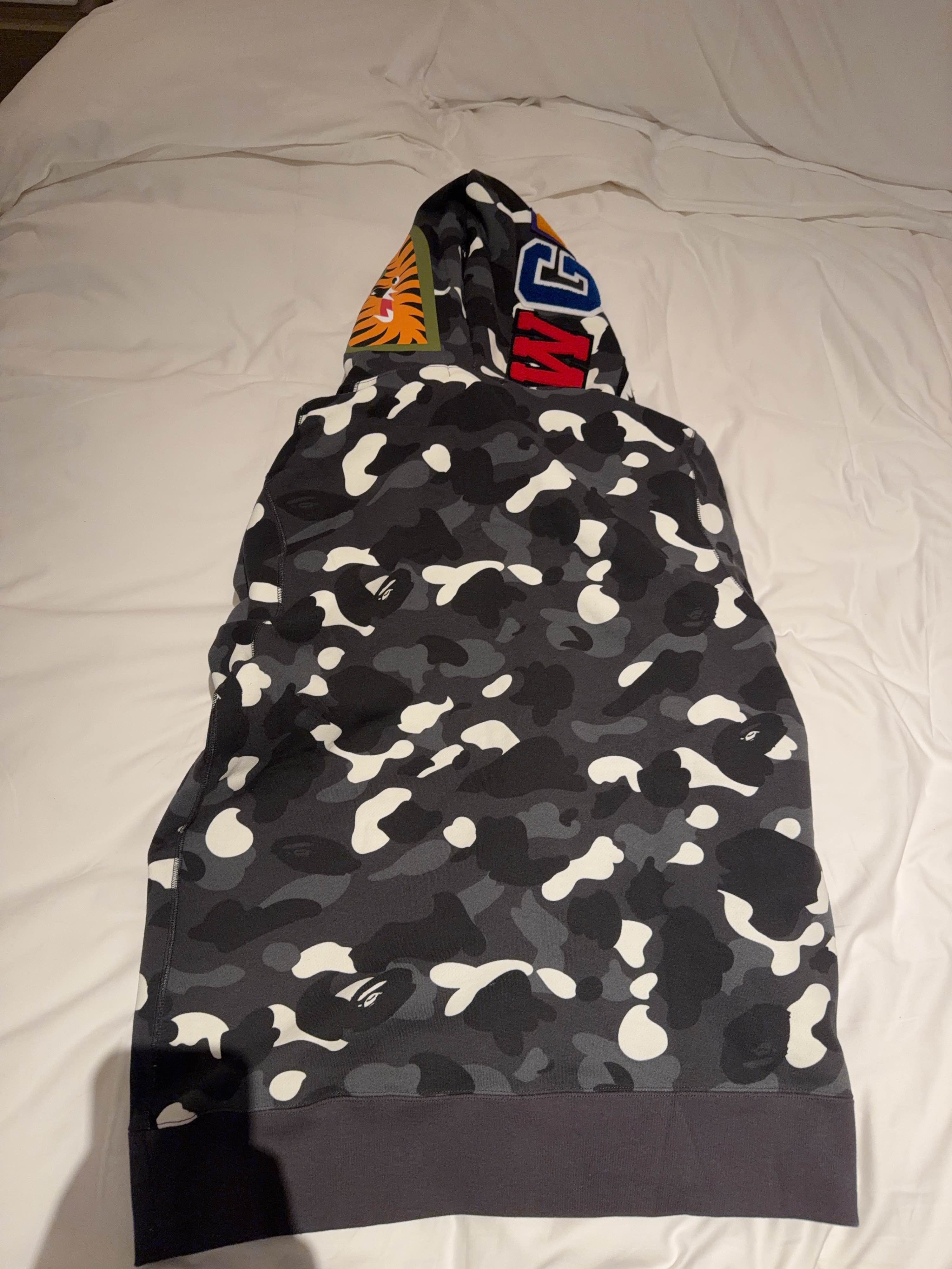 Bape A Bathing Ape Shark Camo Full Zip Hoodie Size L Size US L / EU 52-54 / 3 - 2 Thumbnail