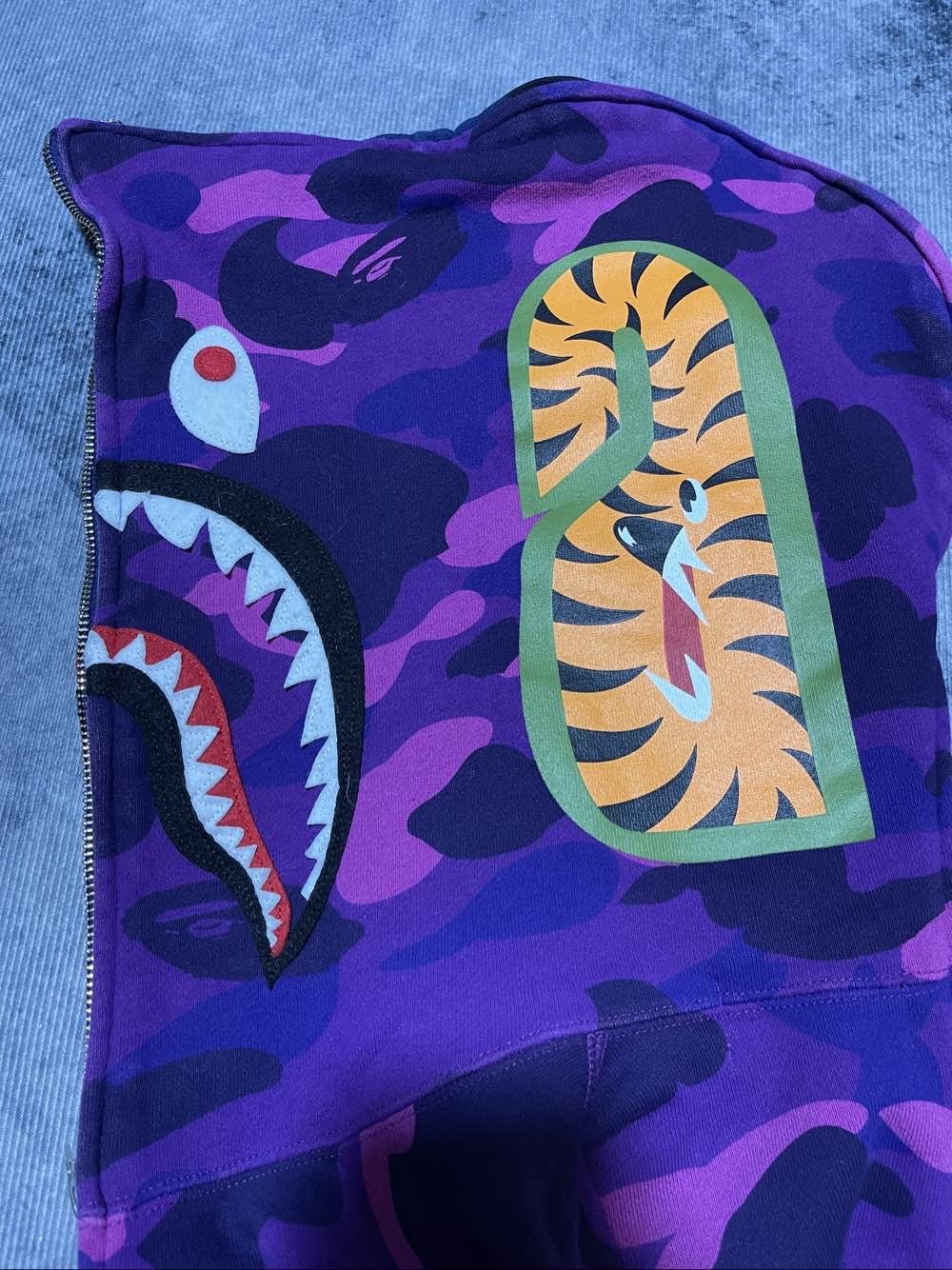 Bape A Bathing Ape Split Camo Shark Hoodie Size XL Size US XL / EU 56 / 4 - 4 Thumbnail