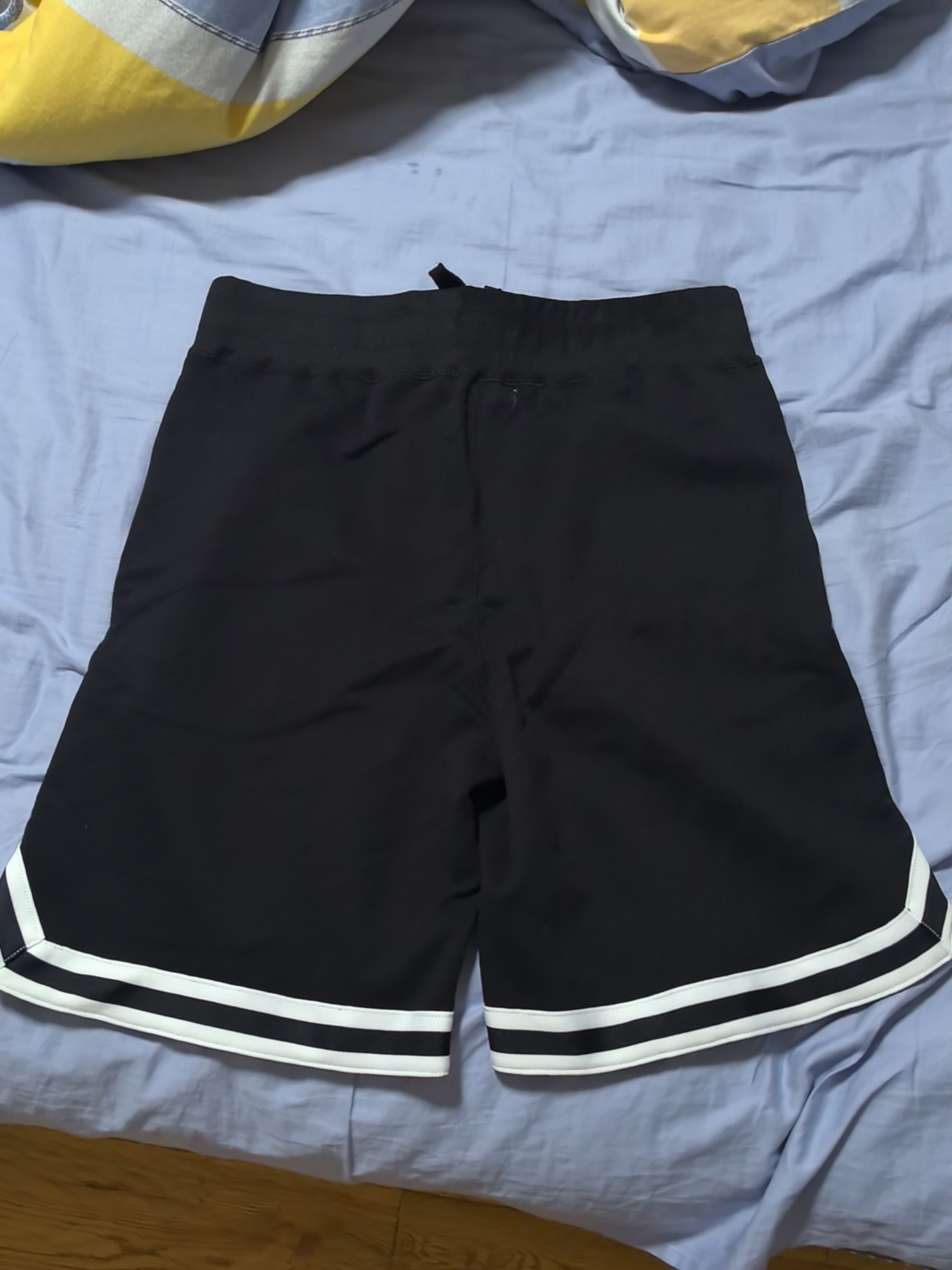 Bape A Bathing Ape Shark Print Sweat Shorts Black Size M Size US 32 / EU 48 - 2 Thumbnail