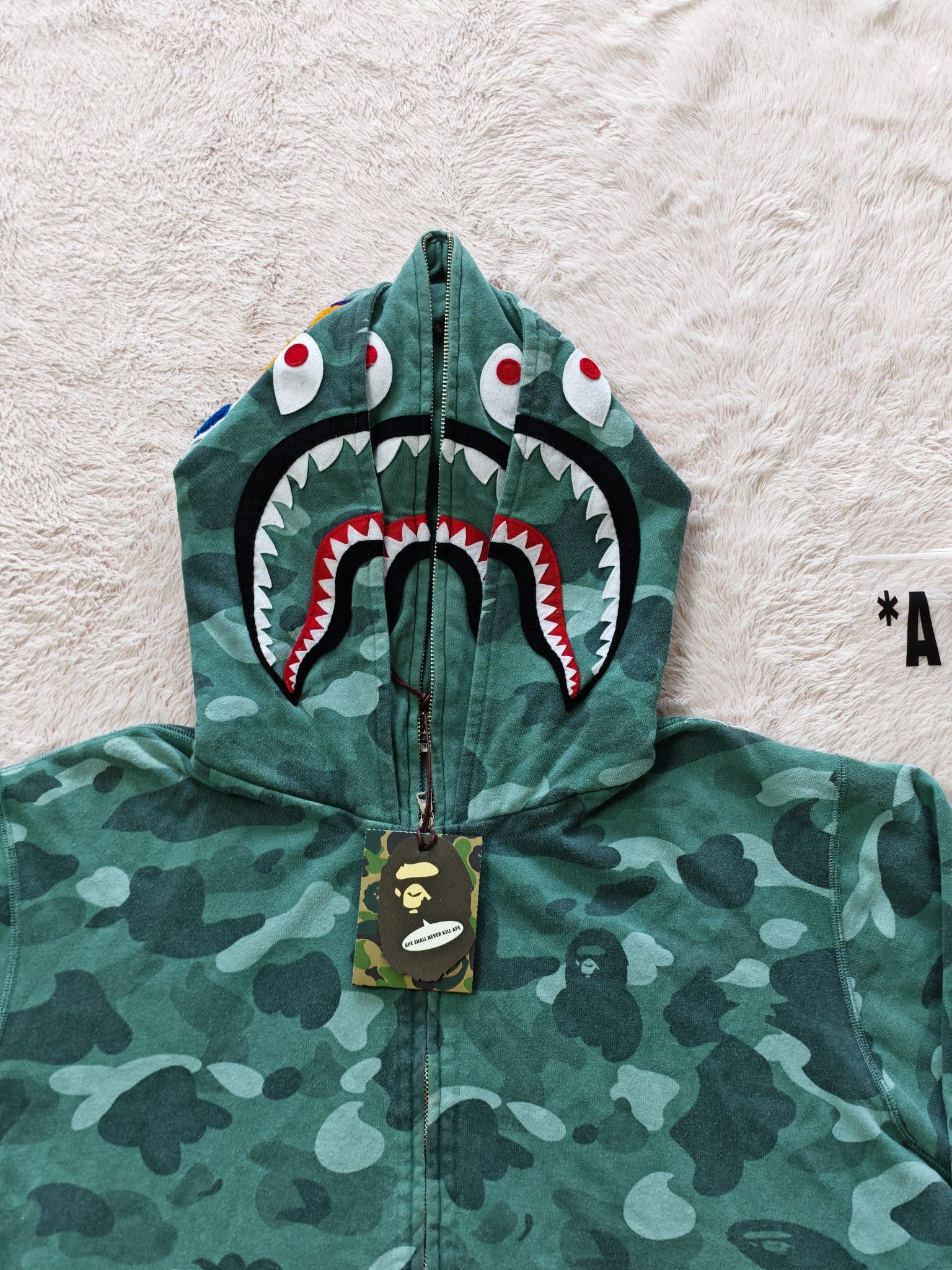 Bape A BATHING APE Camo Shark Zip Hoodie XL Size US XL / EU 56 / 4 - 5 Thumbnail