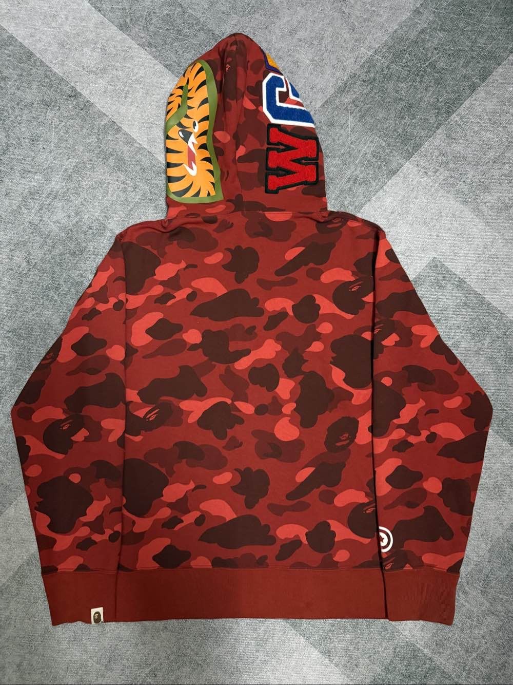 Bape A Bathing Ape Red Camo Shark Tiger Hoodie Size M Size US M / EU 48-50 / 2 - 2 Thumbnail