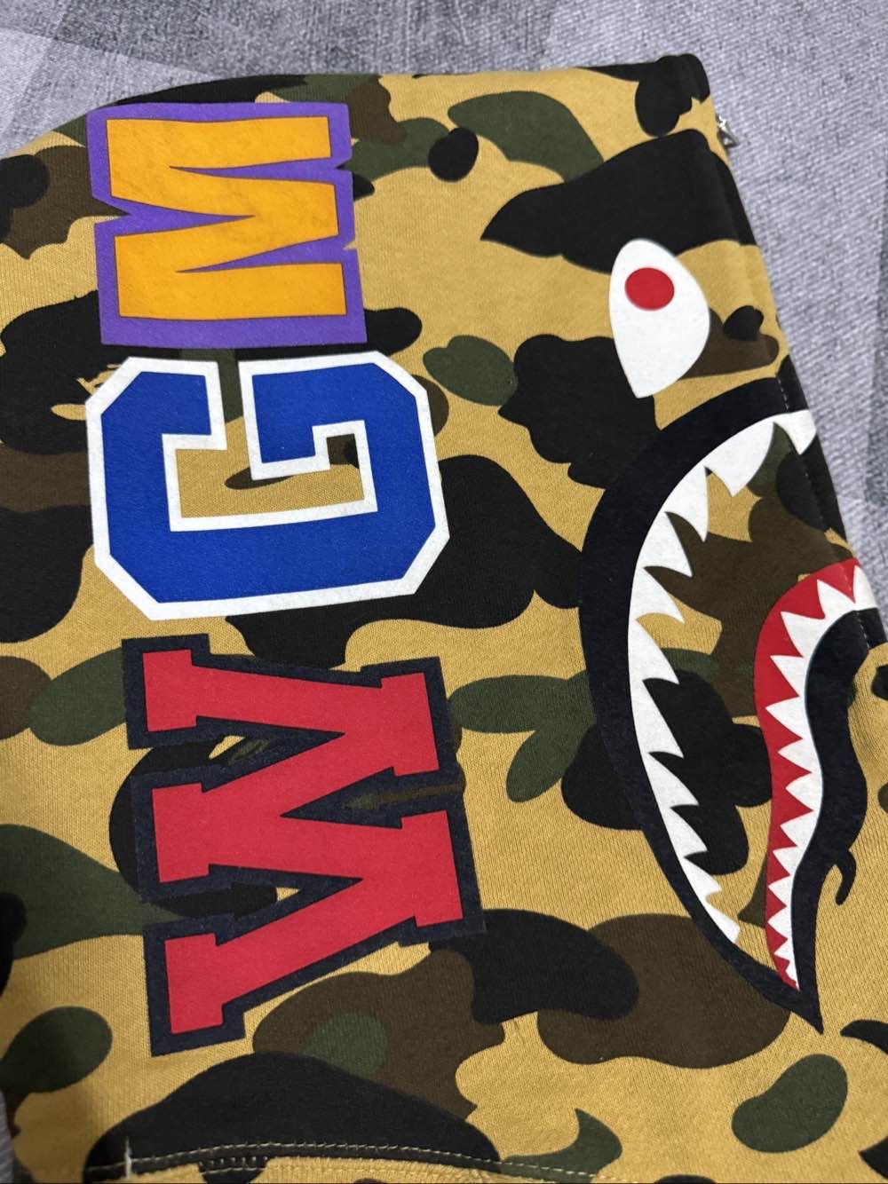 Bape A BATHING APE Camo Shark Tiger Full Zip Hoodie Size M Size US M / EU 48-50 / 2 - 10 Thumbnail