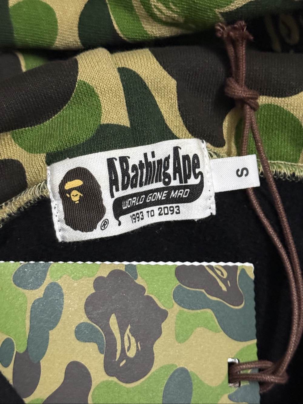 Bape A BATHING APE Shark Camo Hoodie Size S Size US S / EU 44-46 / 1 - 3 Thumbnail