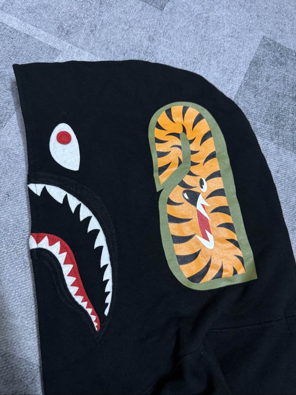 Bape A BATHING APE Shark Camo Hoodie Size S Size US S / EU 44-46 / 1 - 10 Thumbnail