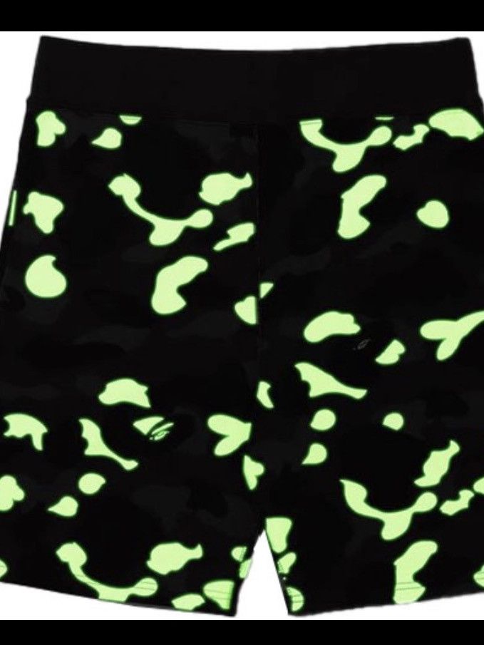 Bape A BATHING APE Glow Camo Shorts XL Size US 36 / EU 52 - 5 Thumbnail