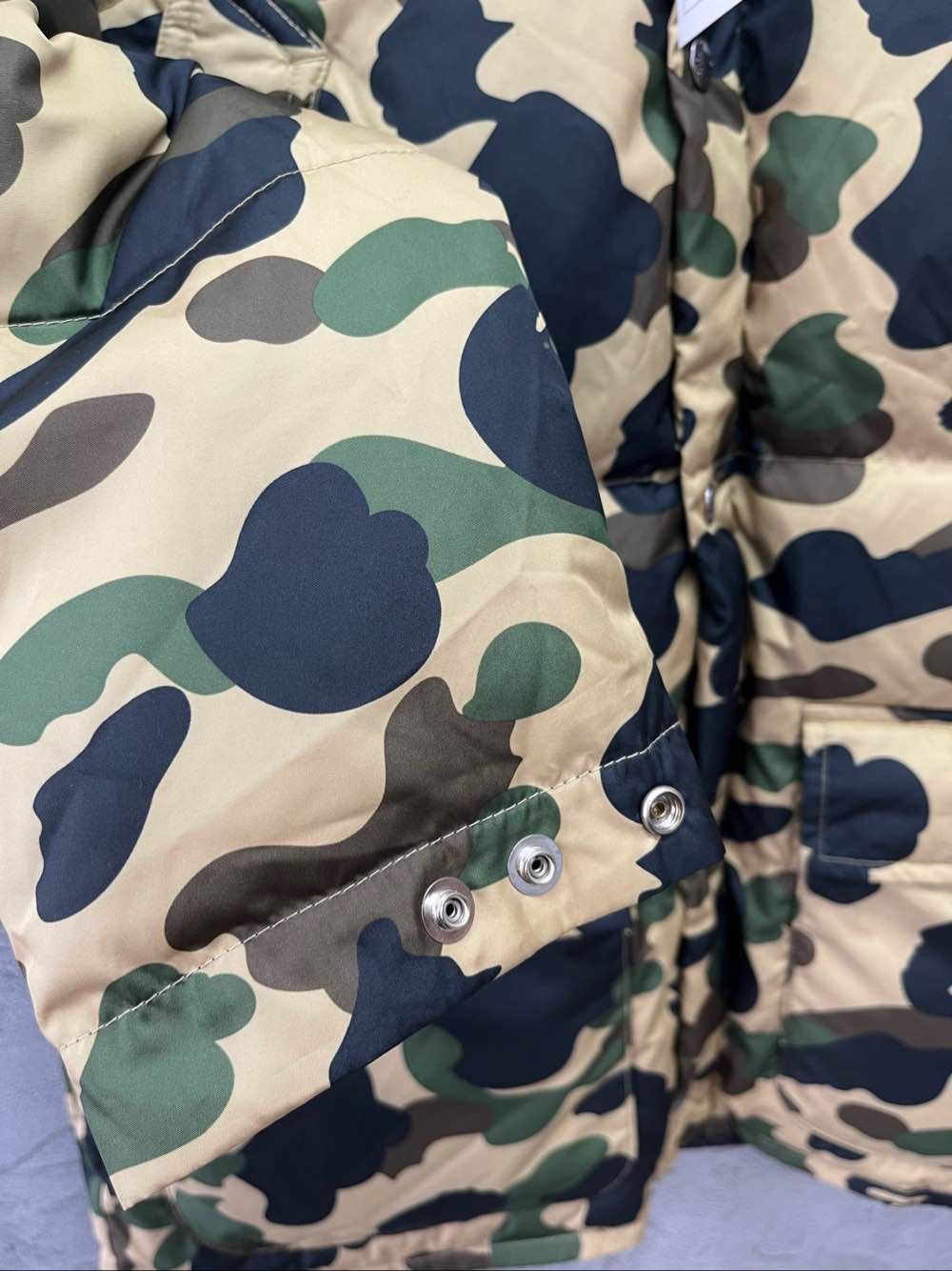 Bape A BATHING APE Camo Down Jacket Size M Size US M / EU 48-50 / 2 - 7 Thumbnail