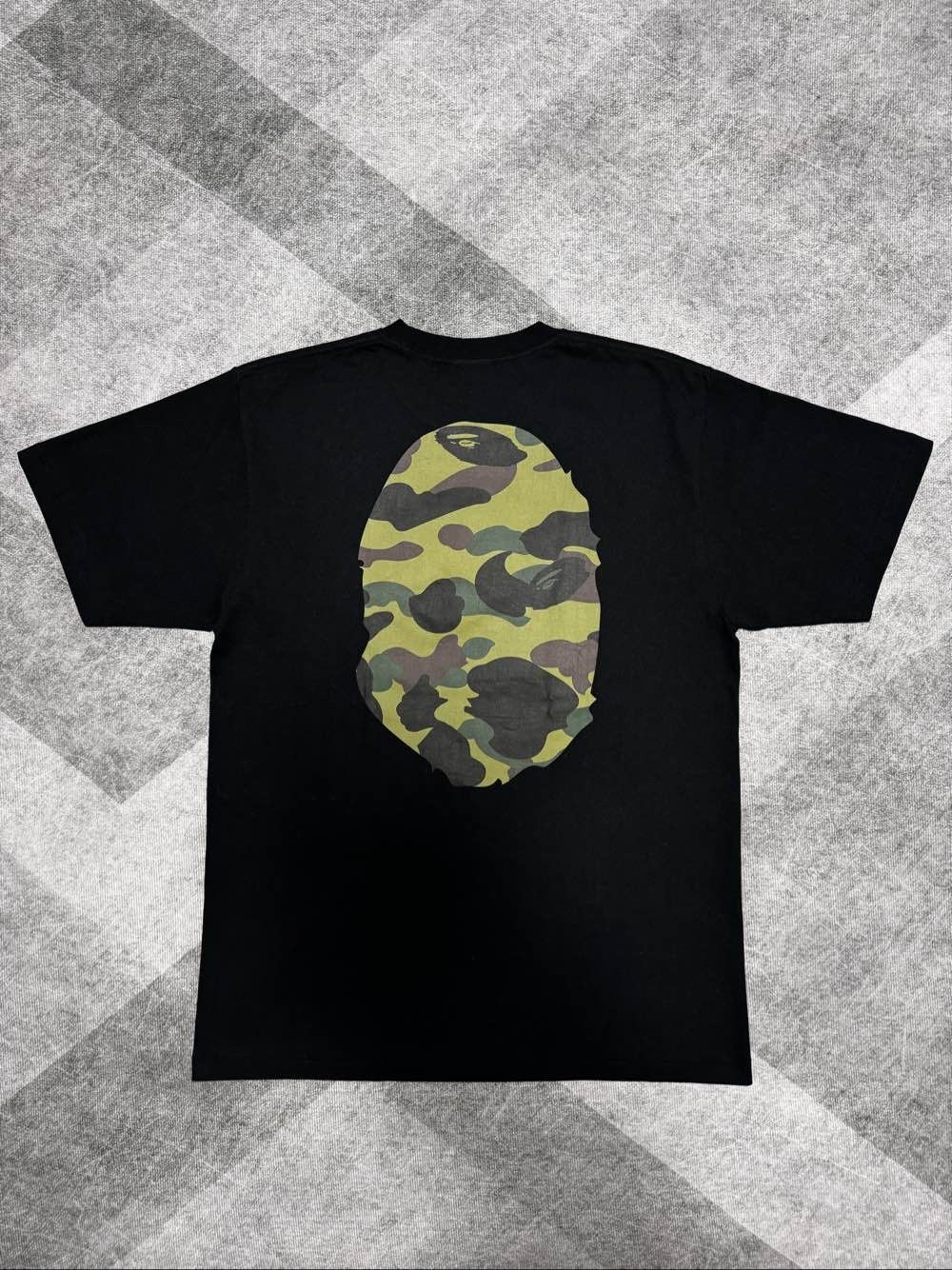 Bape A Bathing Ape Camo Ape Head Logo T-Shirt Size L Size US L / EU 52-54 / 3 - 2 Thumbnail