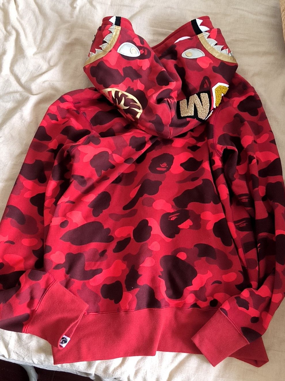 Bape A Bathing Ape Red Camo Shark Hoodie Size L Size US L / EU 52-54 / 3 - 2 Thumbnail