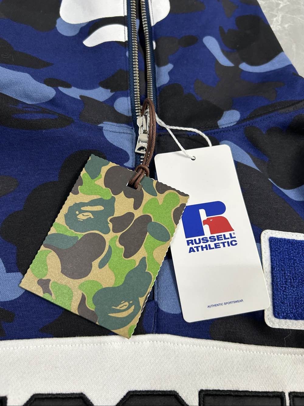 Bape A Bathing Ape x Russell Camo Logo Hoodie Size M Size US M / EU 48-50 / 2 - 5 Thumbnail