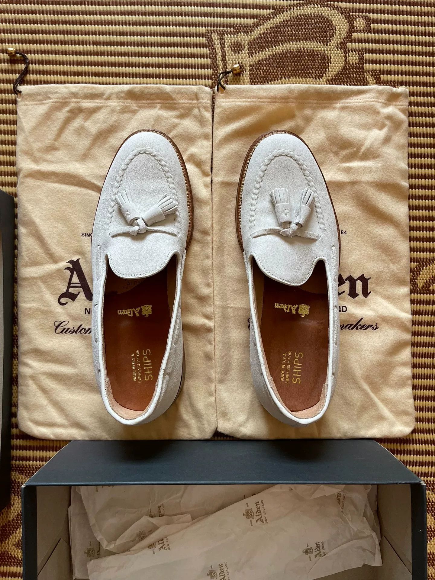 Alden Alden Men's White Tassel Suede Loafers Size US 8 / EU 41 - 9 Thumbnail
