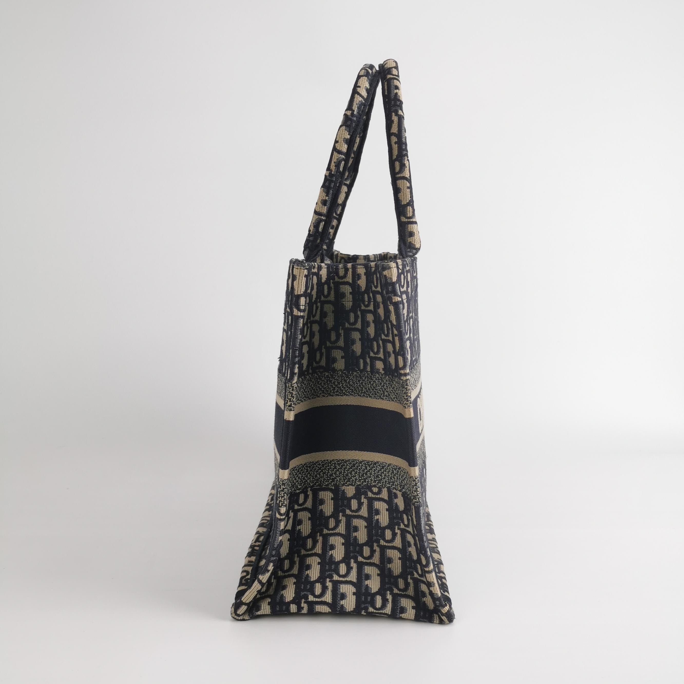 Dior Dior Women os Tote Bags Size ONE SIZE - 4 Thumbnail