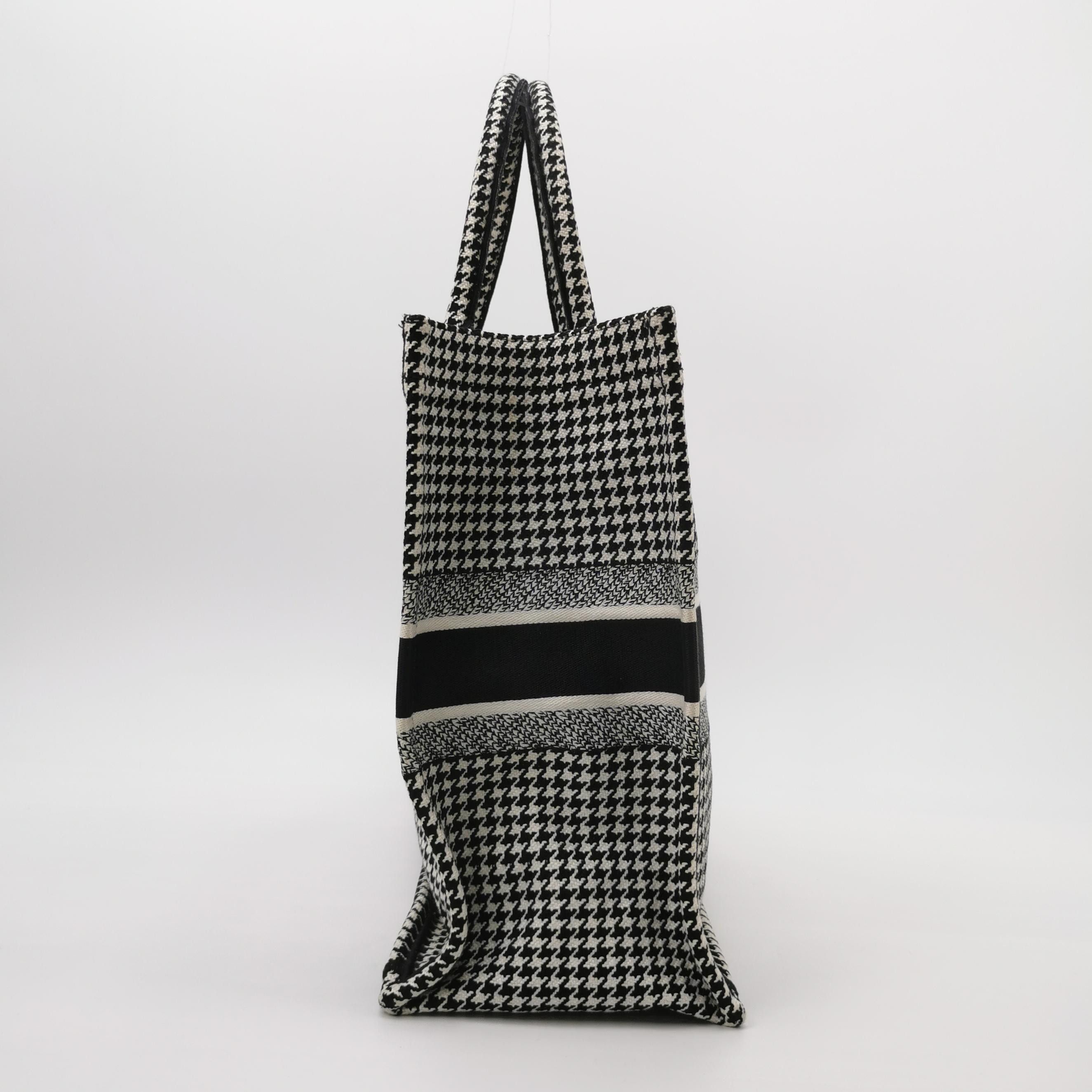 Dior Dior Women os Tote Bags Size ONE SIZE - 4 Thumbnail