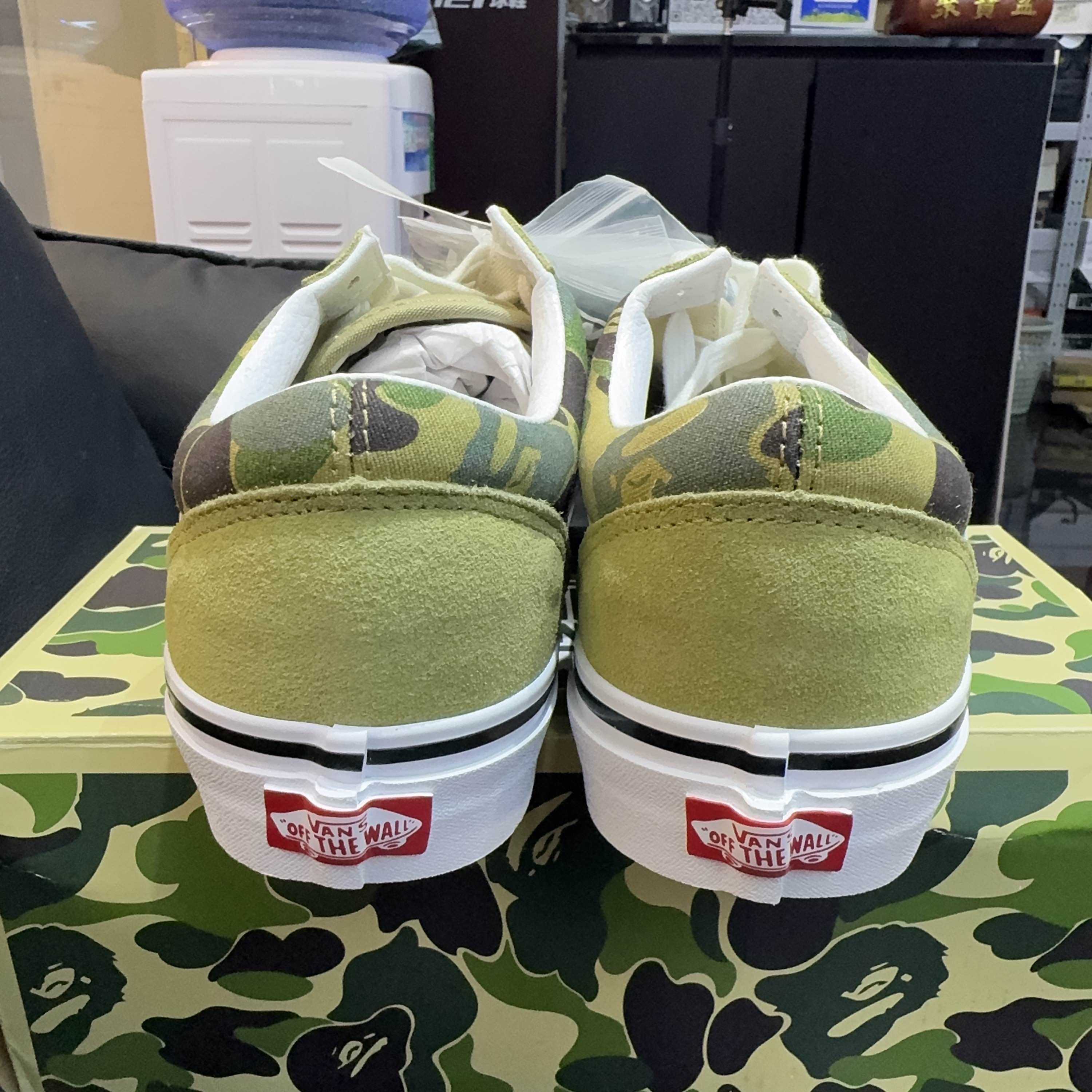 Bape × Vans A Bathing Ape x Vans Camo Old Skool Sneakers US 9 Size US 9 / EU 42 - 3 Thumbnail
