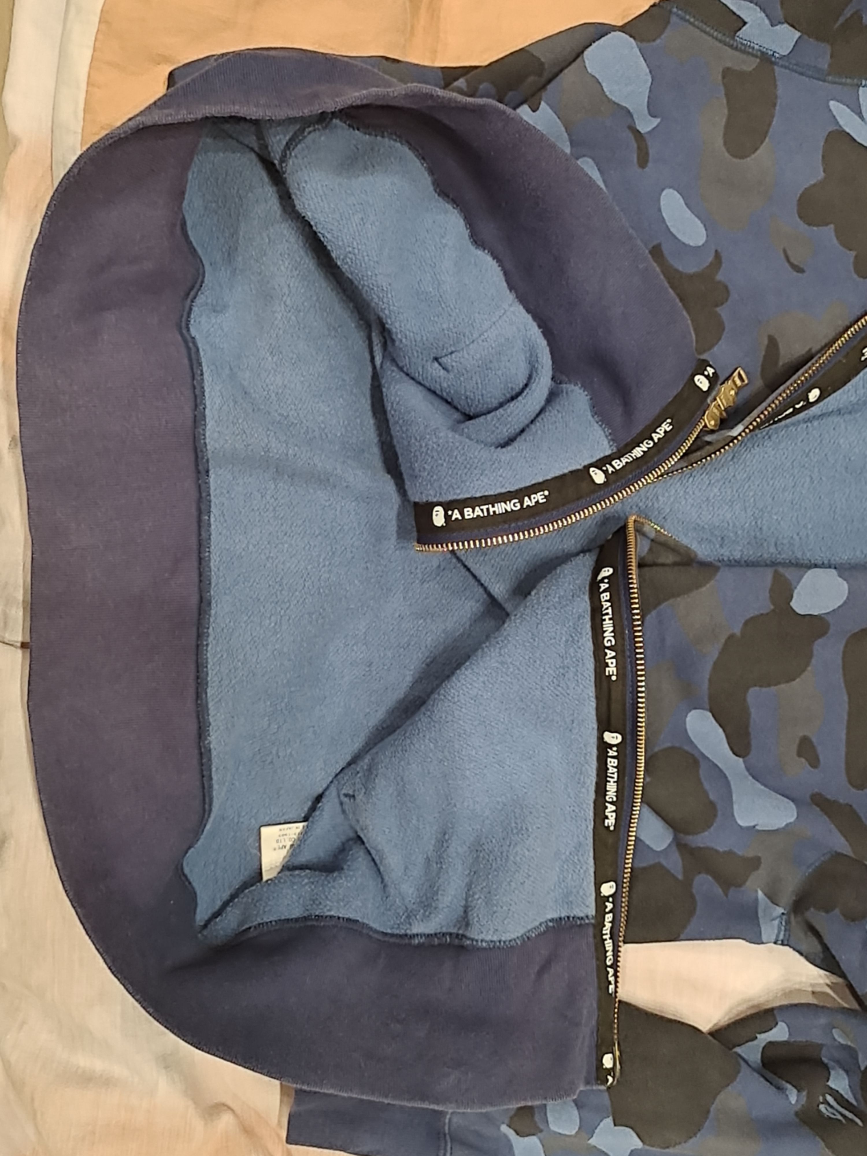 Bape A Bathing Ape Camo Shark Hoodie Size M Size US M / EU 48-50 / 2 - 7 Thumbnail